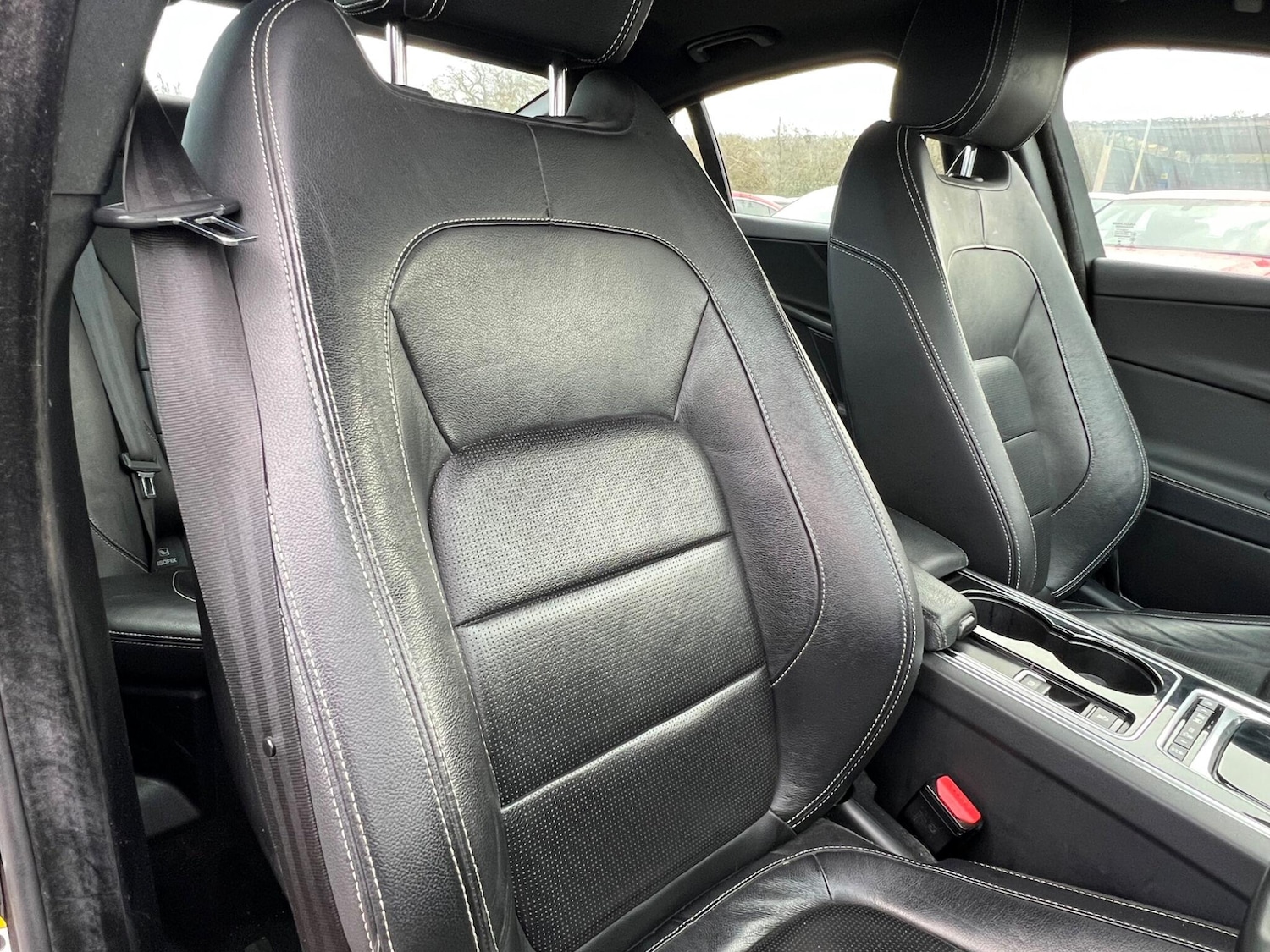 Used Jaguar XE 2016 for sale - 77523606: Photo 30