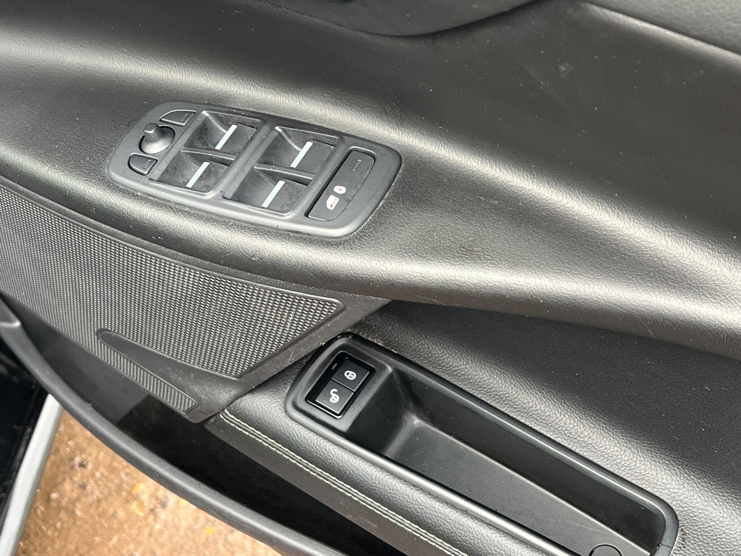 Used Jaguar XE 2016 for sale - 77523606: Photo 31