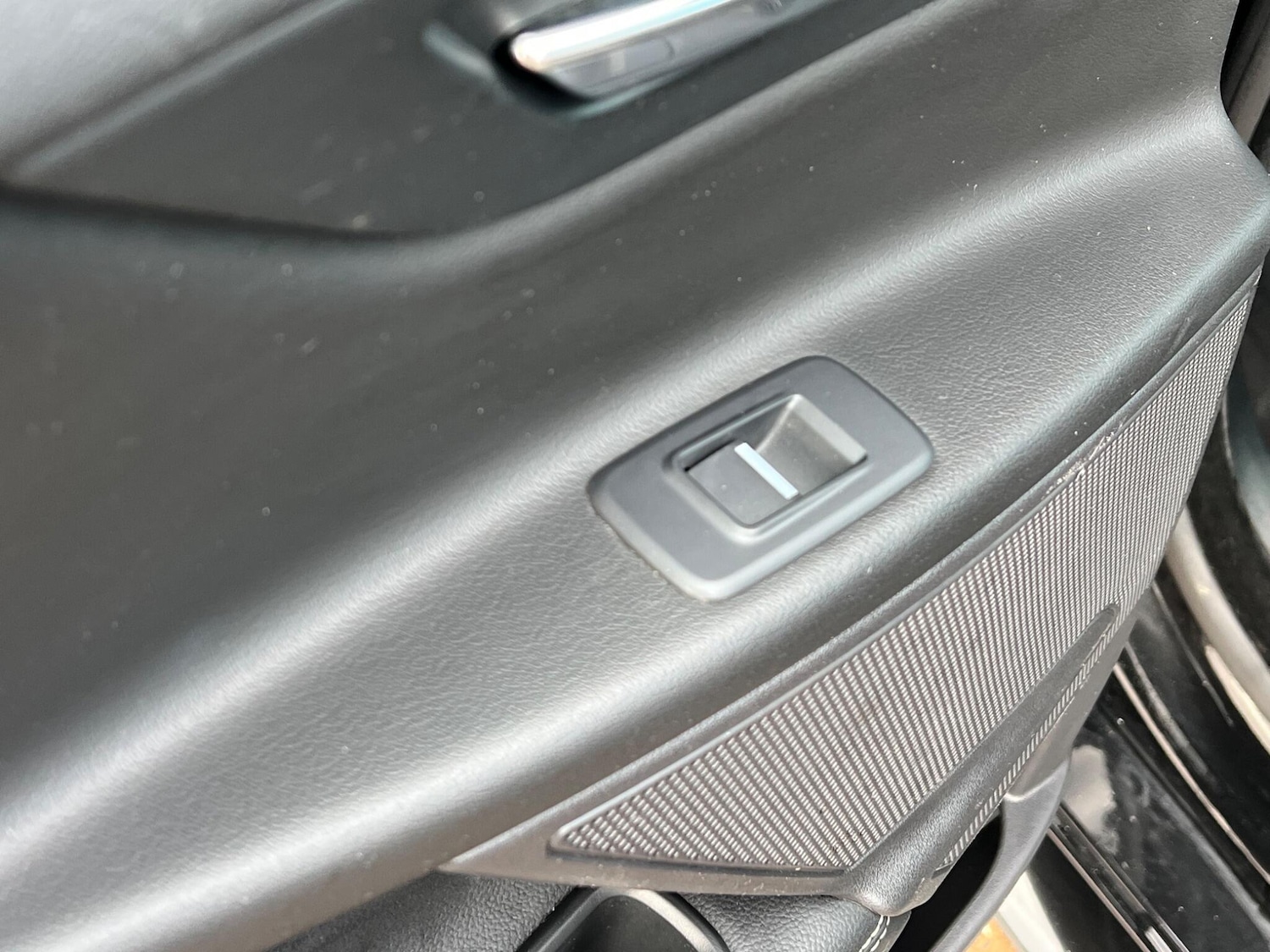 Used Jaguar XE 2016 for sale - 77523606: Photo 39