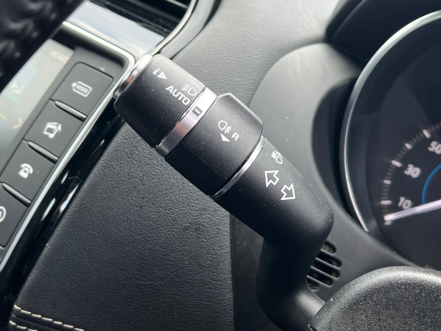 Used Jaguar XE 2016 for sale - 77523606: Photo 52