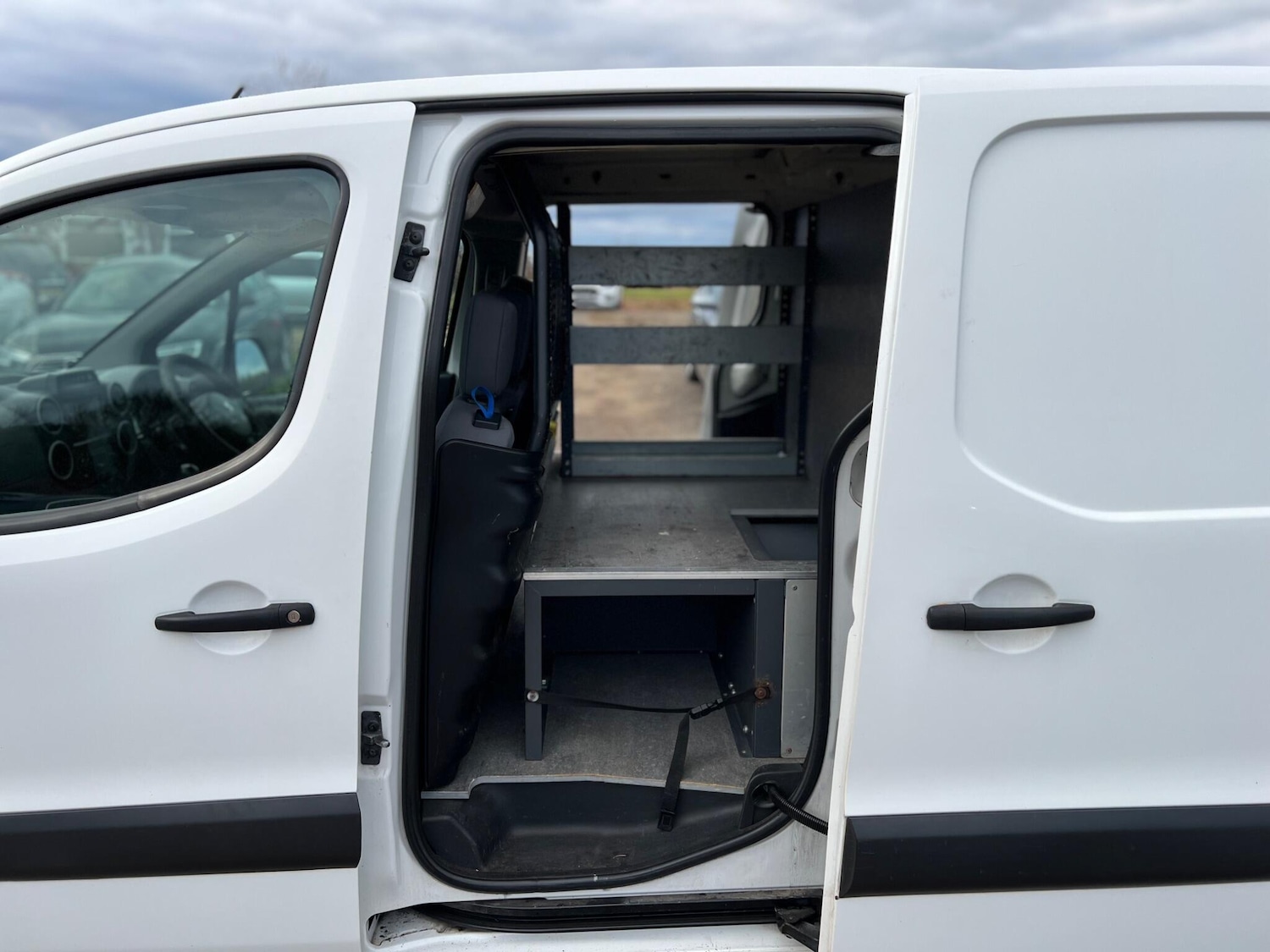 Used Peugeot Partner 2015 for sale - 77882082: Photo 27