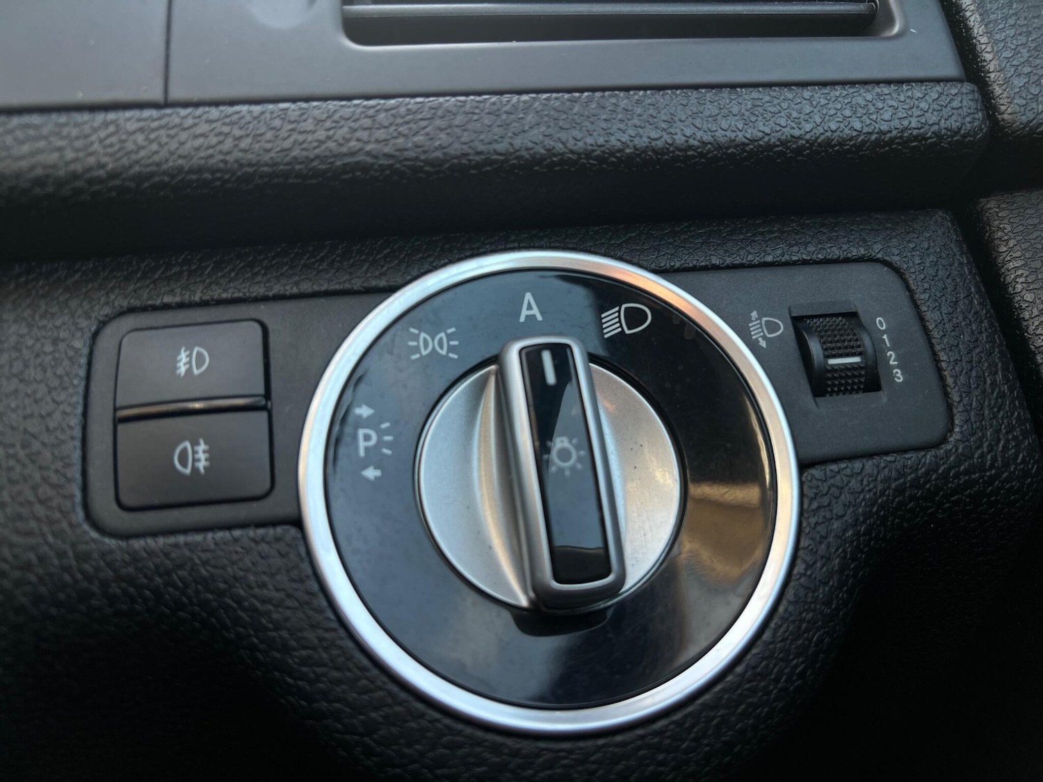 Used Mercedes-Benz C Class 2010 for sale - 78156651: Photo 42