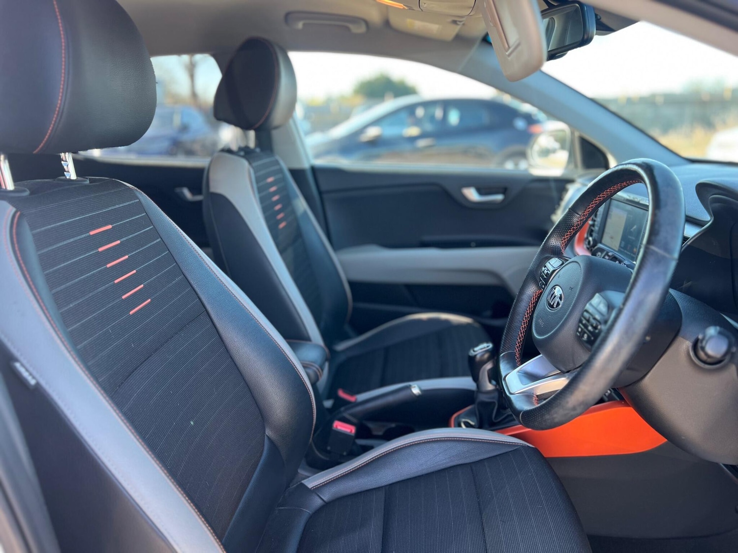 Used Kia Stonic 2018 for sale - 77957547: Photo 31