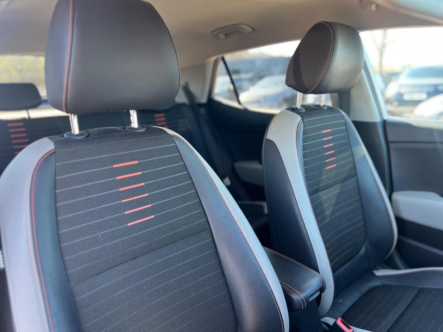 Used Kia Stonic 2018 for sale - 77957547: Photo 33