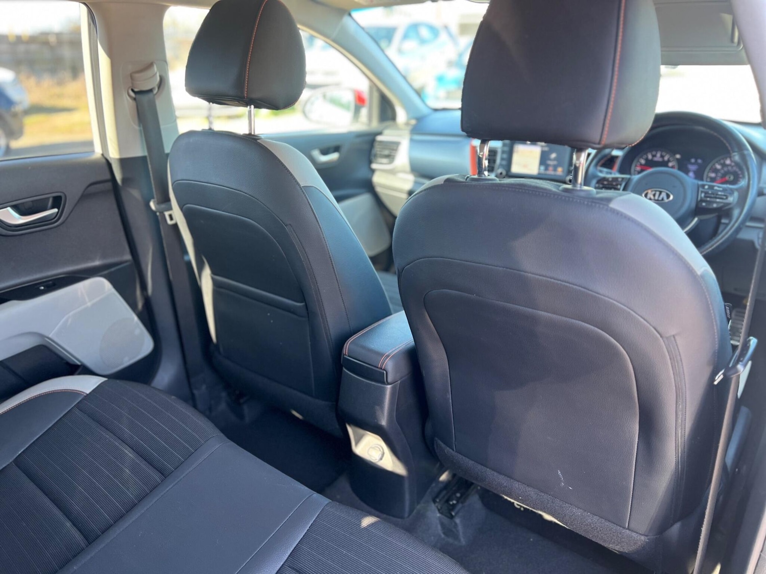 Used Kia Stonic 2018 for sale - 77957547: Photo 35