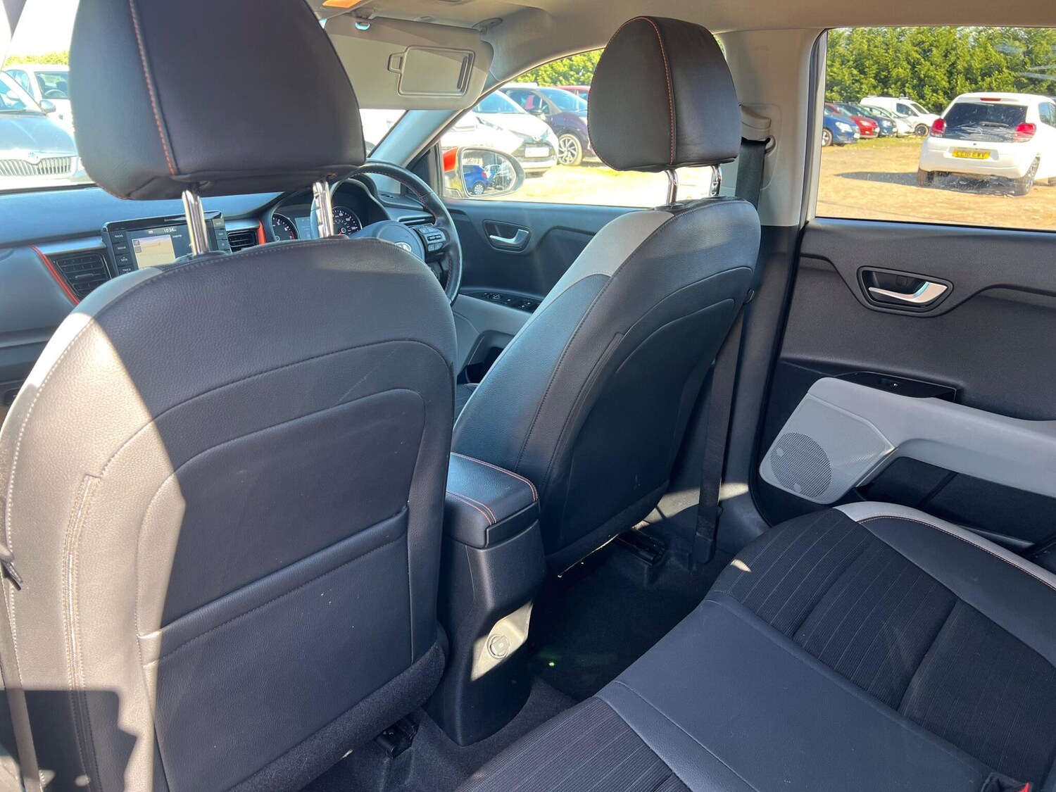 Used Kia Stonic 2018 for sale - 77957547: Photo 37