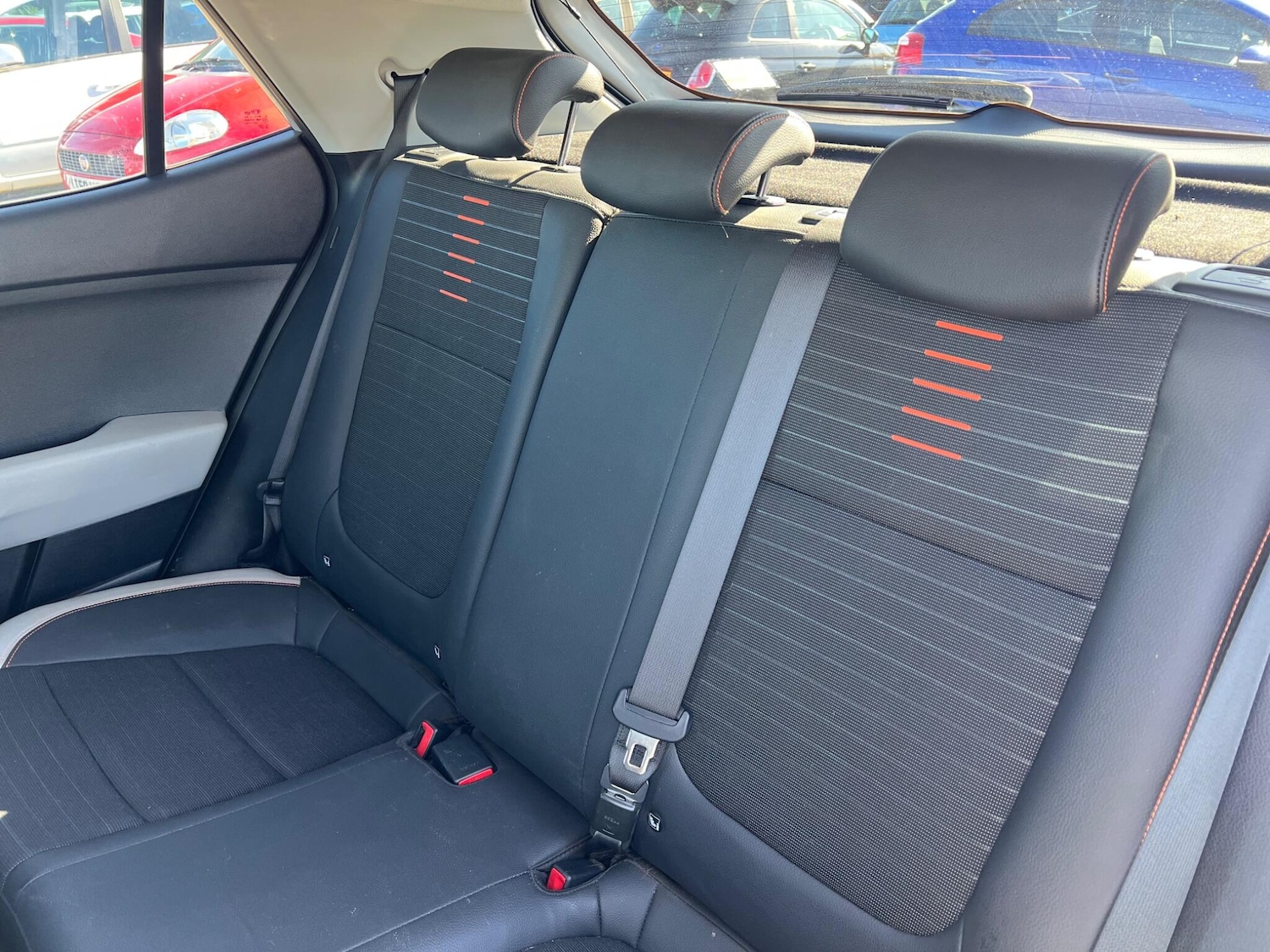 Used Kia Stonic 2018 for sale - 77957547: Photo 38