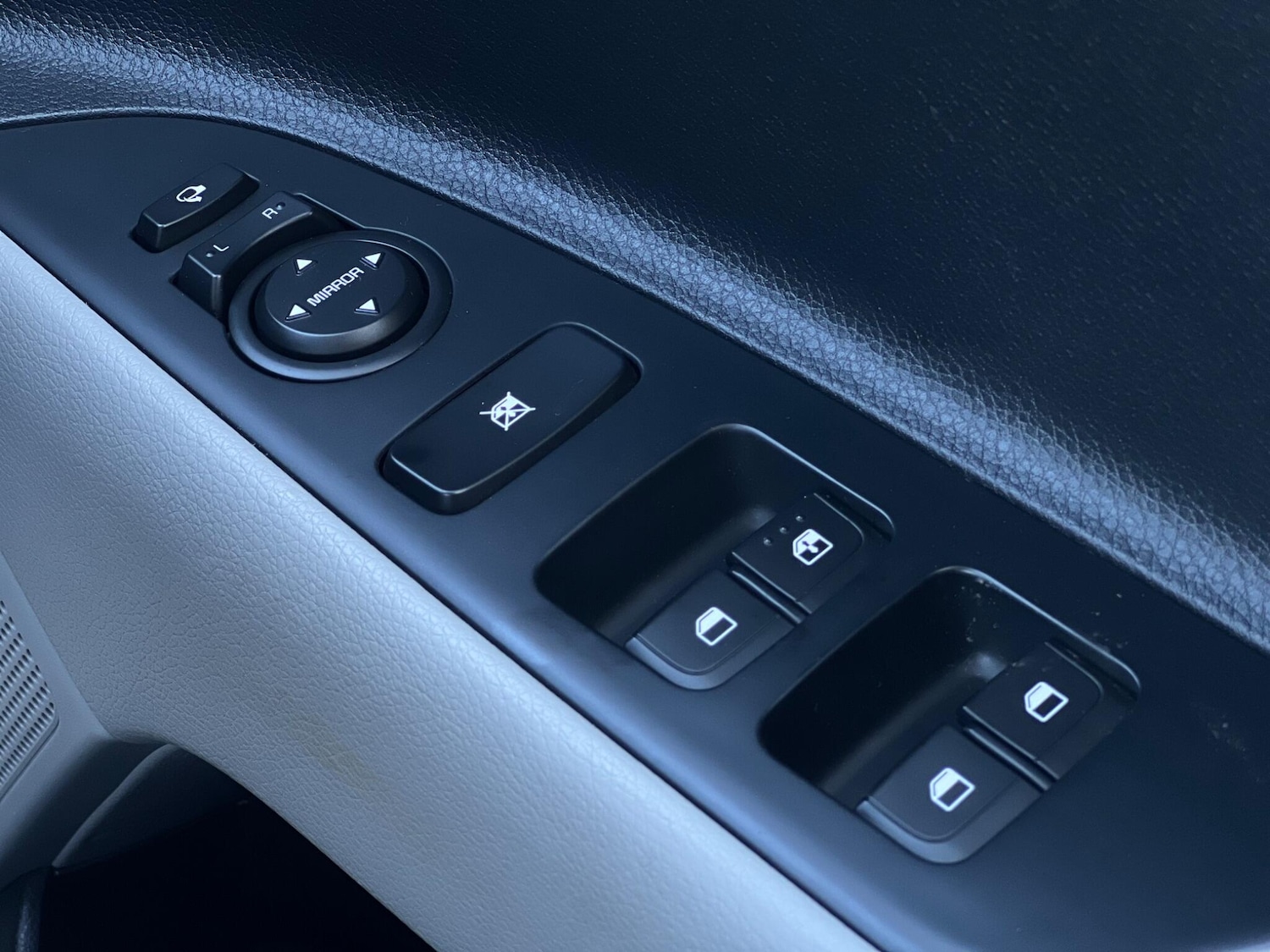 Used Kia Stonic 2018 for sale - 77957547: Photo 55