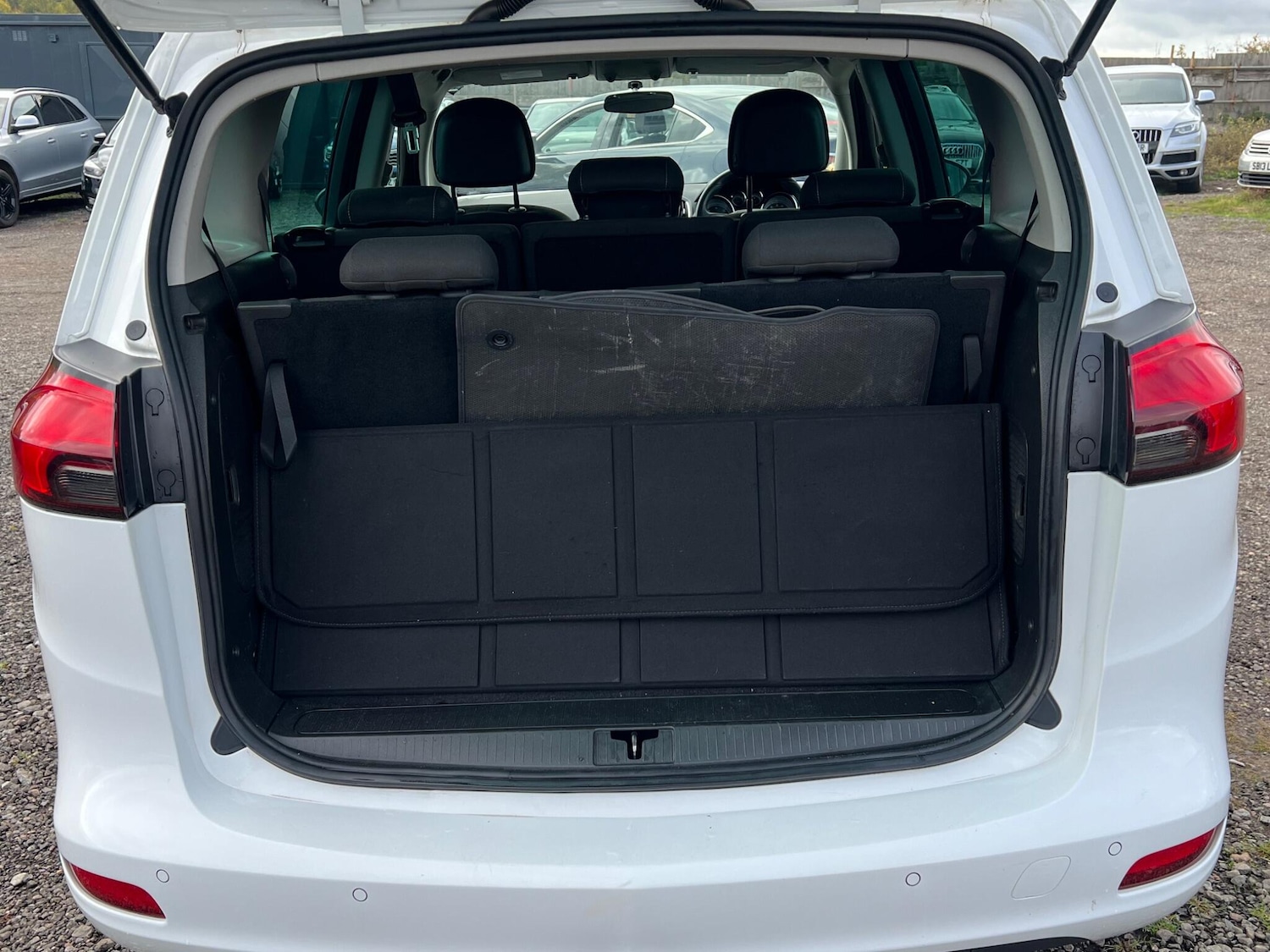 Used Vauxhall Zafira 2013 for sale - 77455616: Photo 41