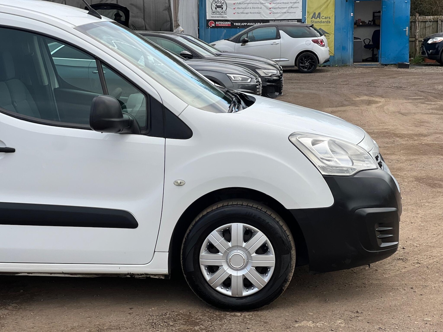 Used Peugeot Partner 2015 for sale - 78062939: Photo 11