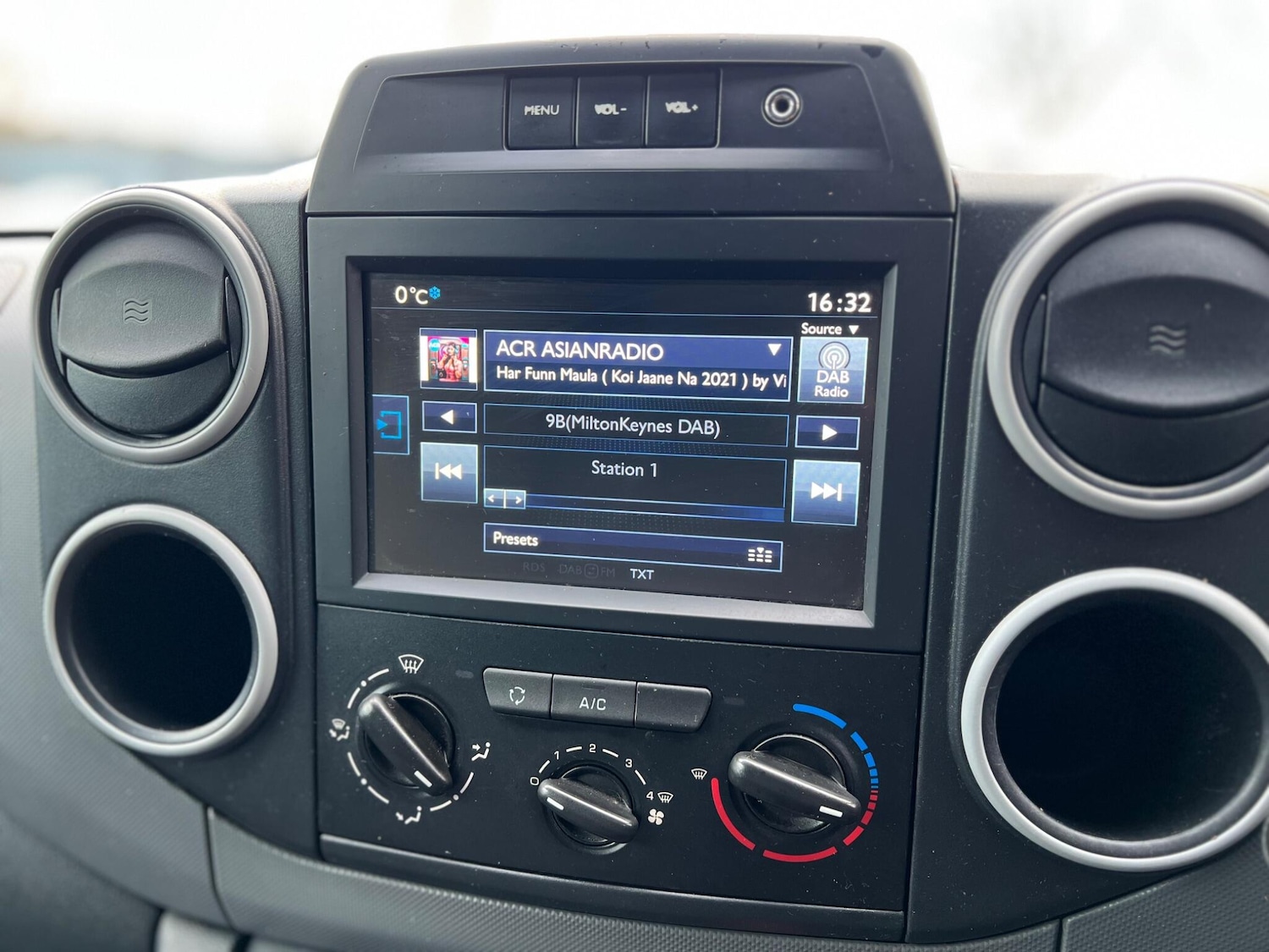 Used Peugeot Partner 2015 for sale - 78062939: Photo 40