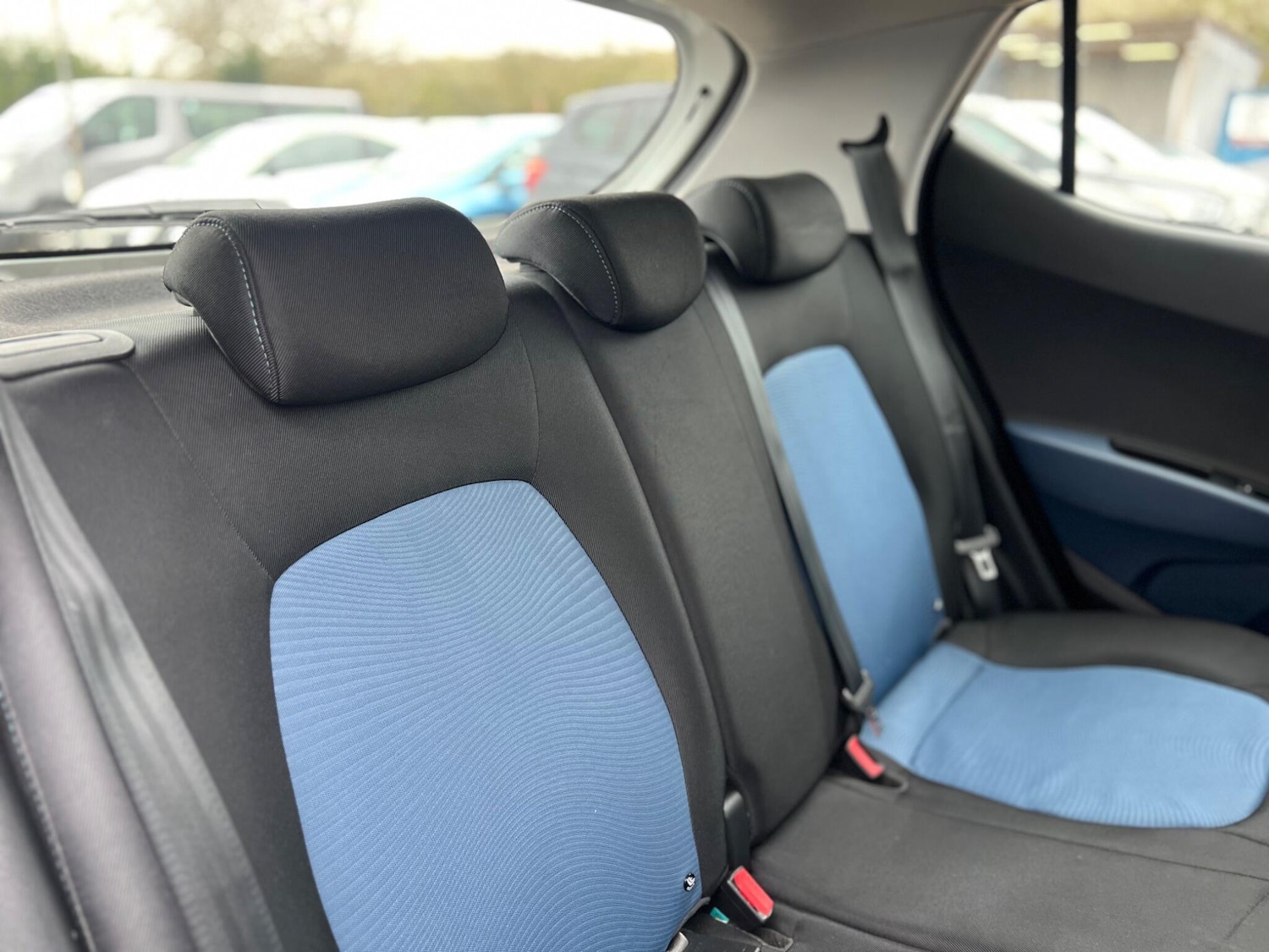 Used Hyundai i10 2014 for sale - 78100807: Photo 32