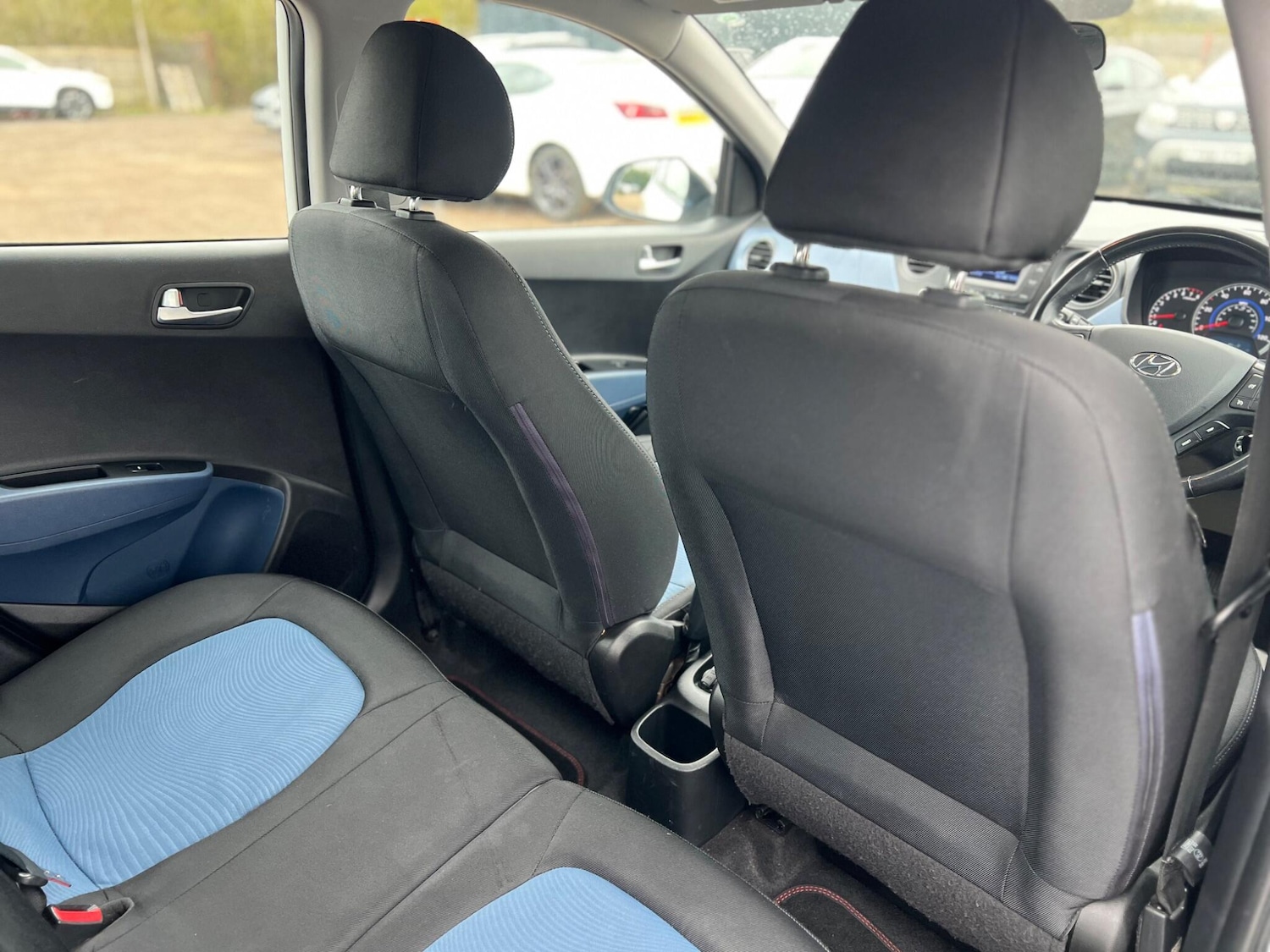 Used Hyundai i10 2014 for sale - 78100807: Photo 33