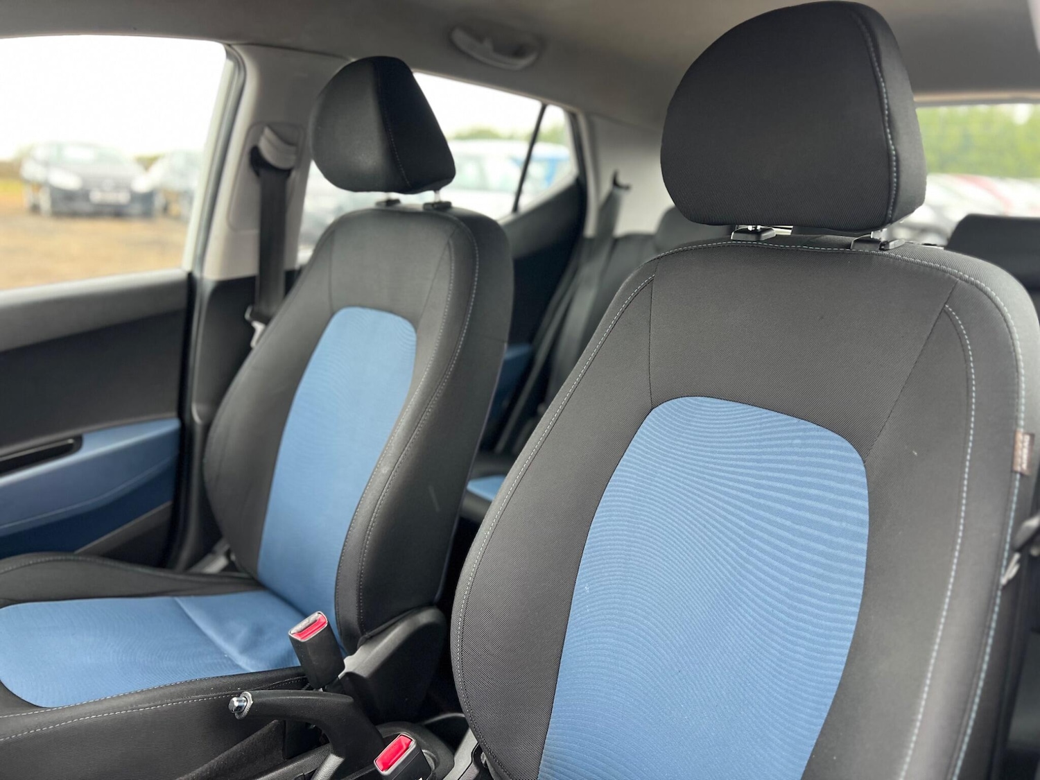 Used Hyundai i10 2014 for sale - 78100807: Photo 40