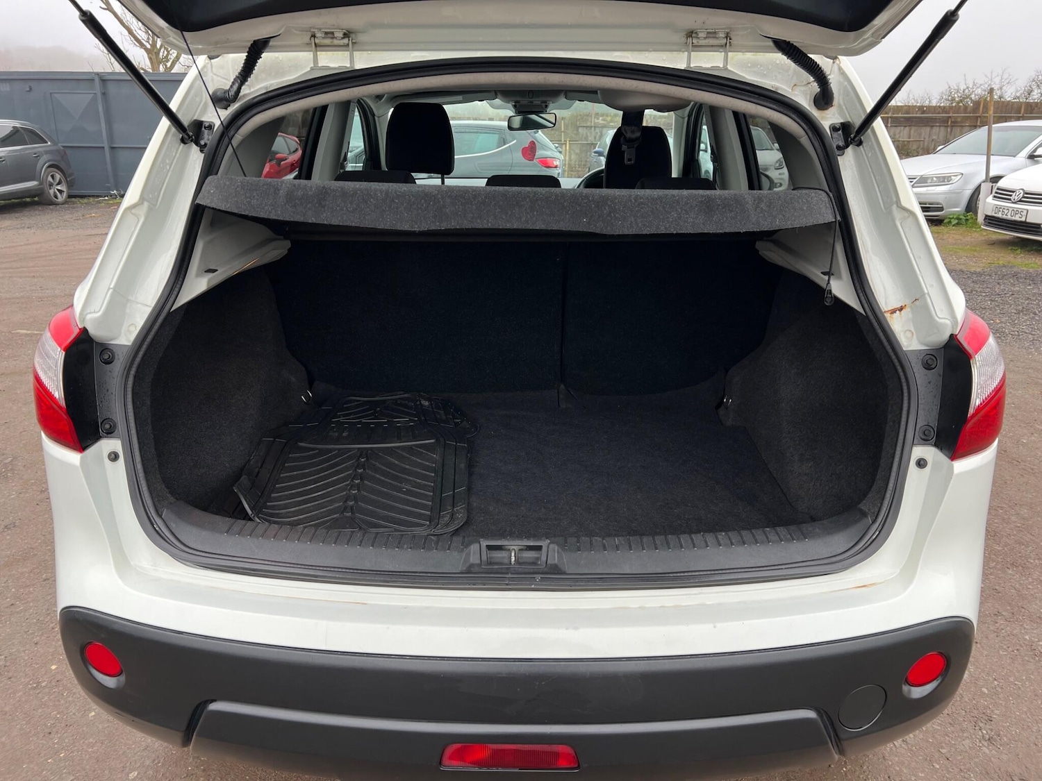 Used Nissan Qashqai 2012 for sale - 77807857: Photo 10