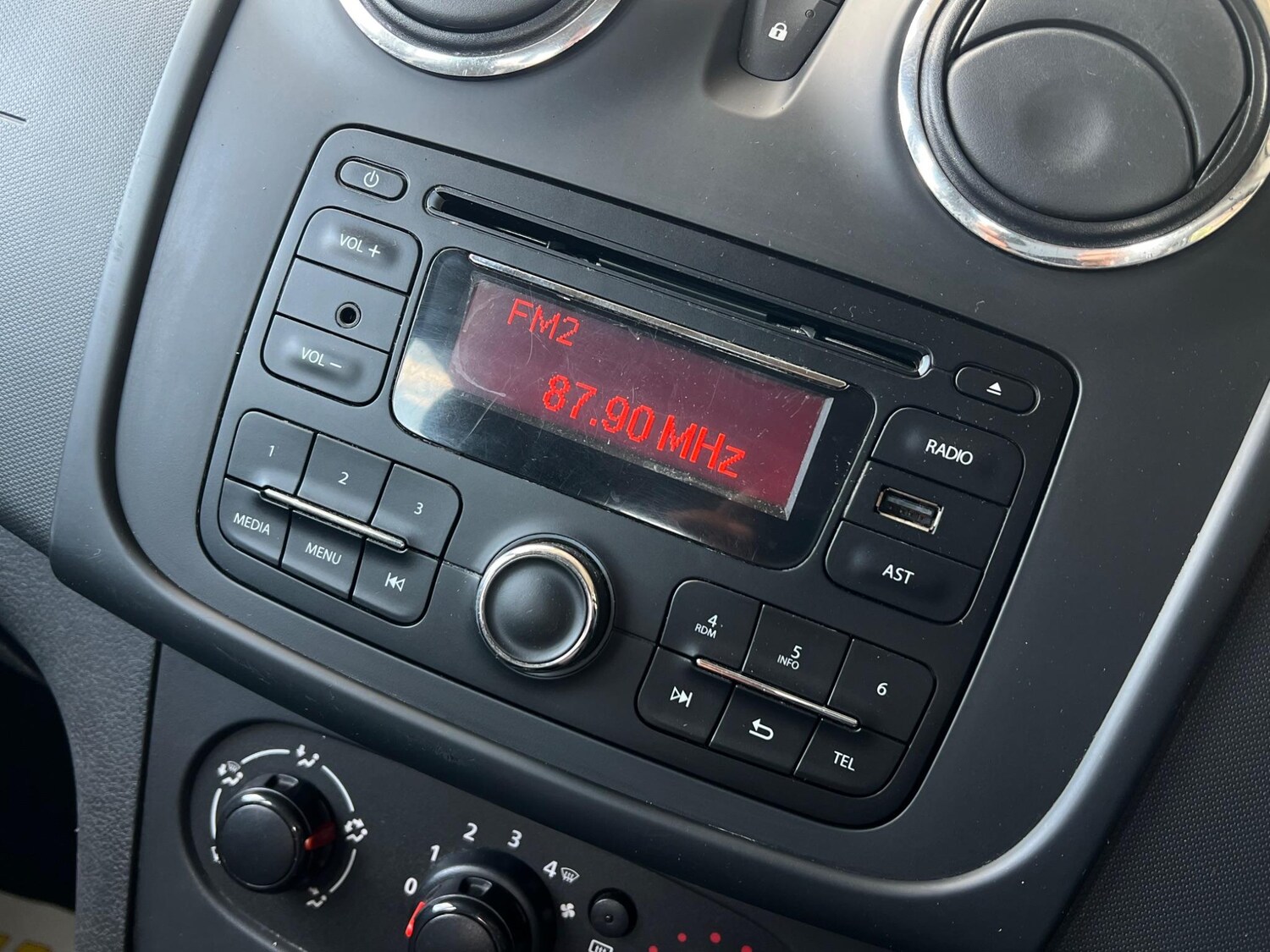 Used Dacia Sandero 2016 for sale - 78157605: Photo 43