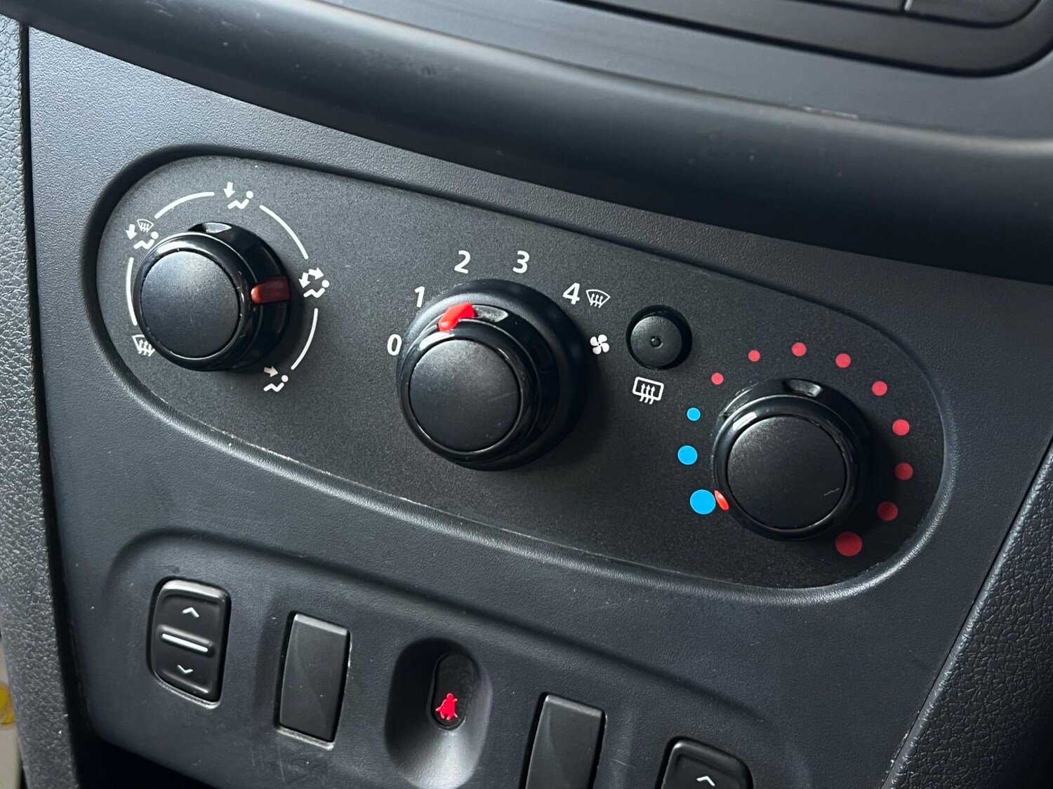 Used Dacia Sandero 2016 for sale - 78157605: Photo 44