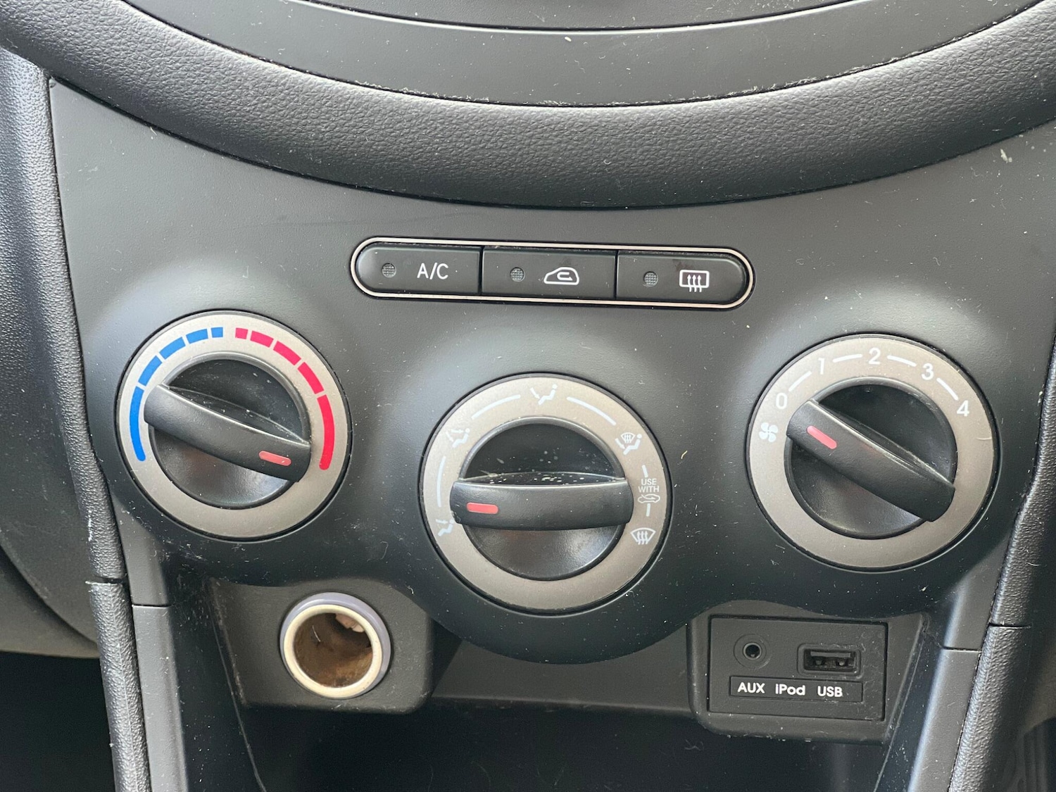 Used Hyundai i10 2012 for sale - 77853762: Photo 48