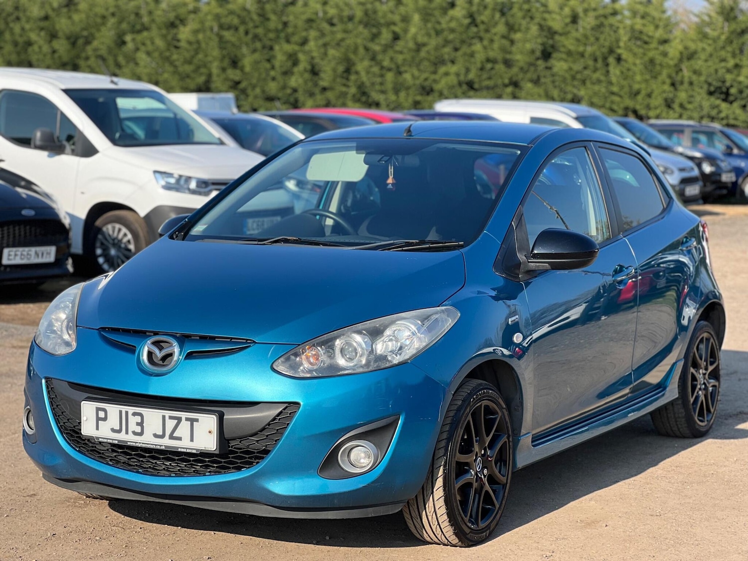 Used Mazda Mazda2 for sale - 77957807: Photo 5