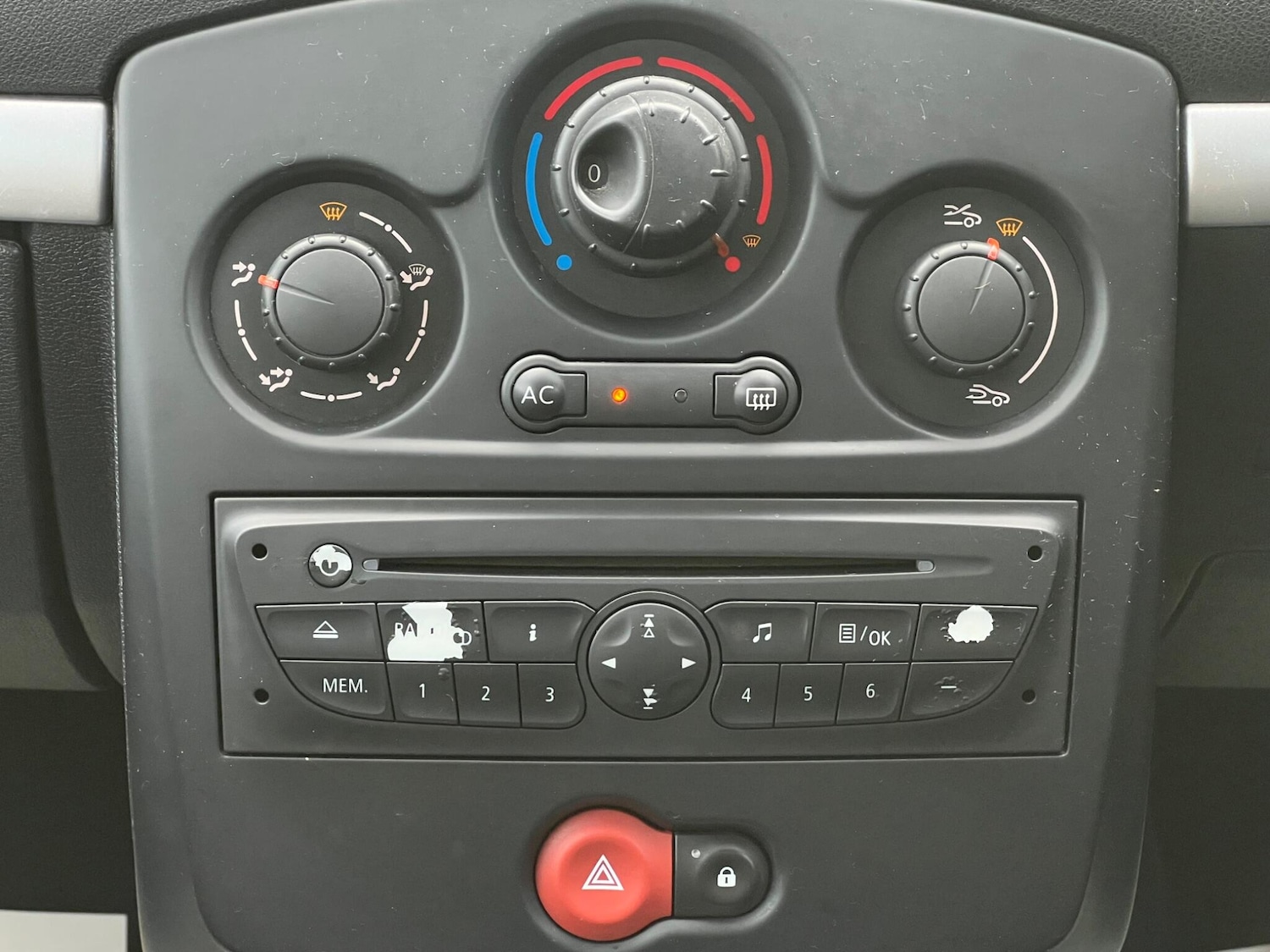 Used Renault Clio 2009 for sale - 77824014: Photo 39