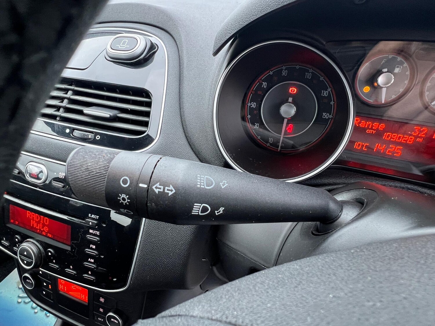 Used Fiat Punto 2015 for sale - 77510741: Photo 65