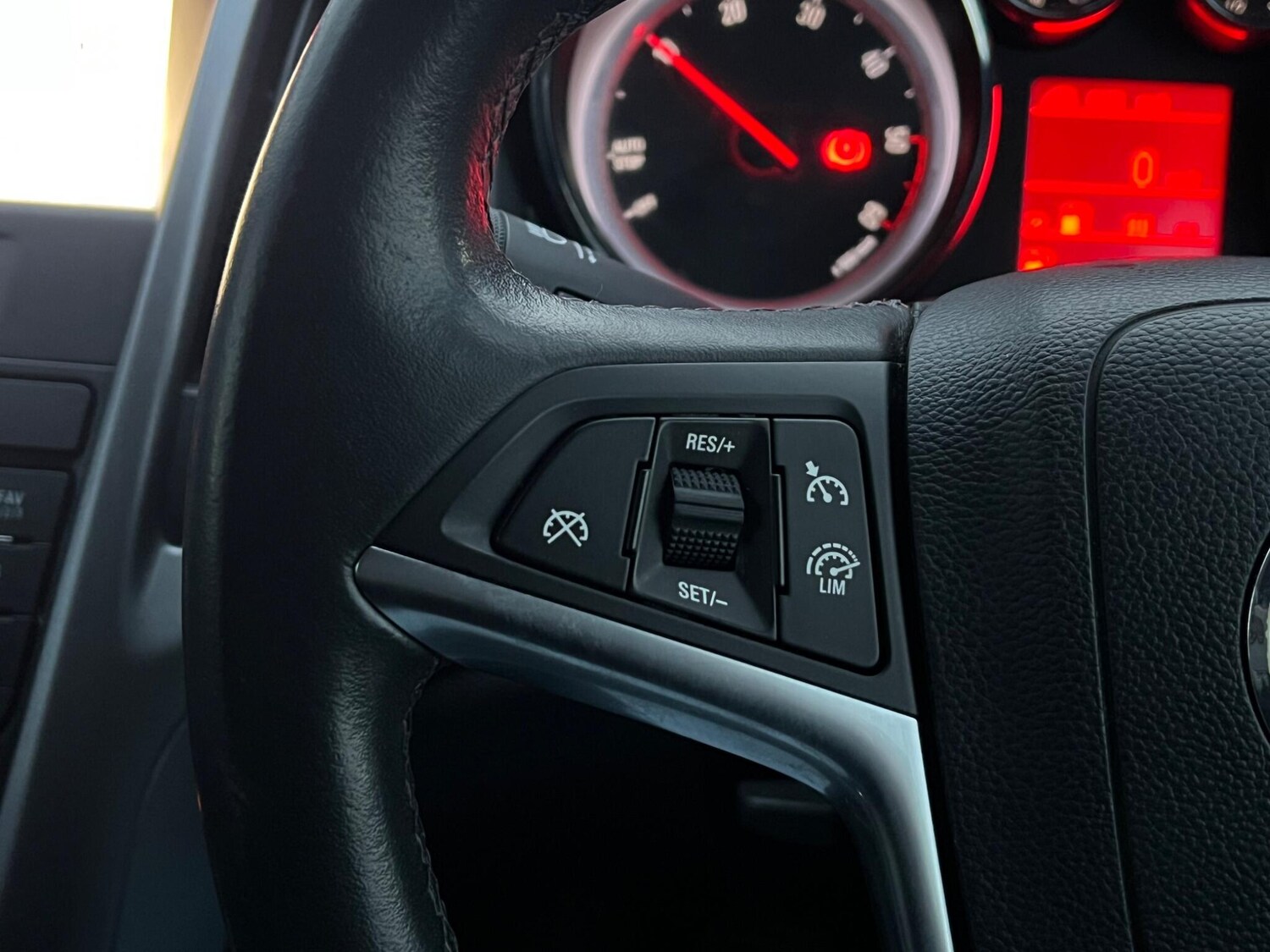 Used Vauxhall Astra 2015 for sale - 77455809: Photo 55