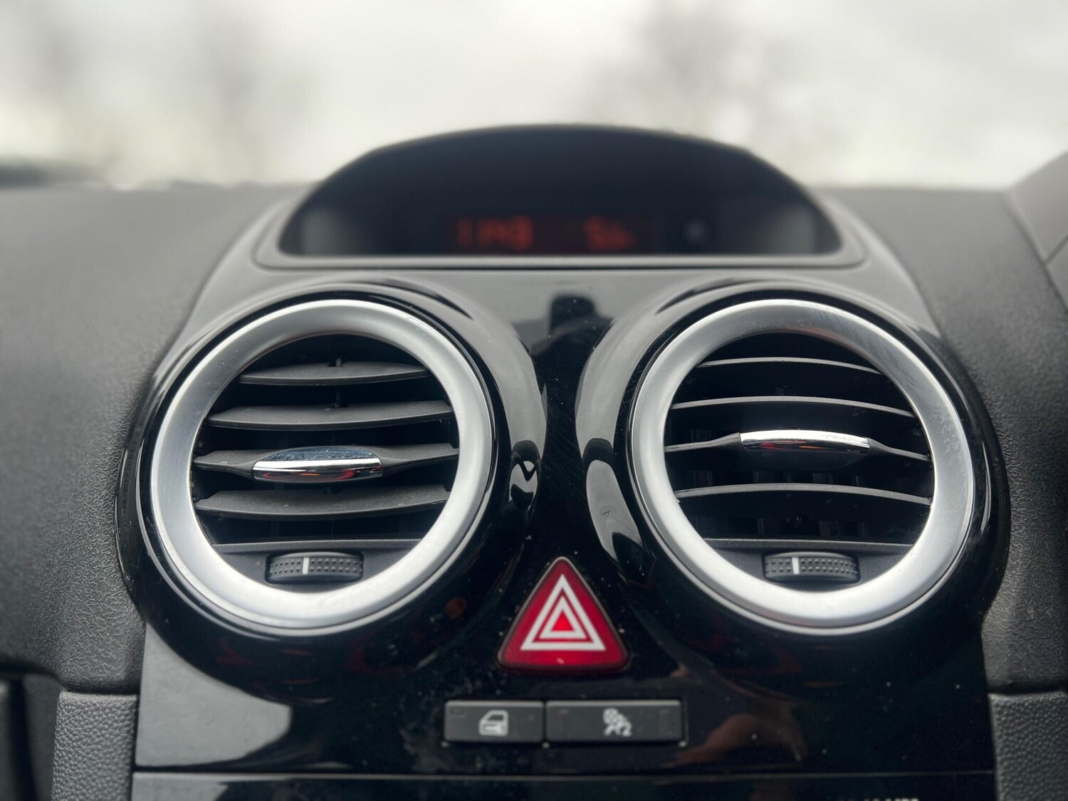 Used Vauxhall Corsa 2011 for sale - 77586238: Photo 54