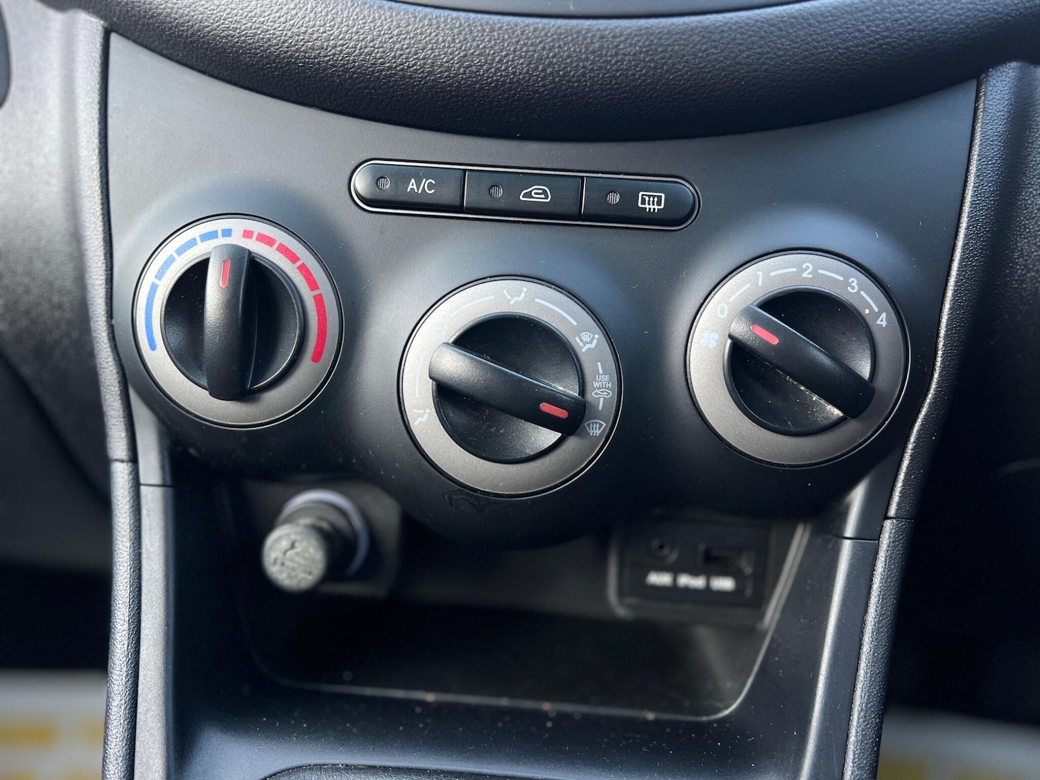 Used Hyundai i10 2011 for sale - 77993012: Photo 53