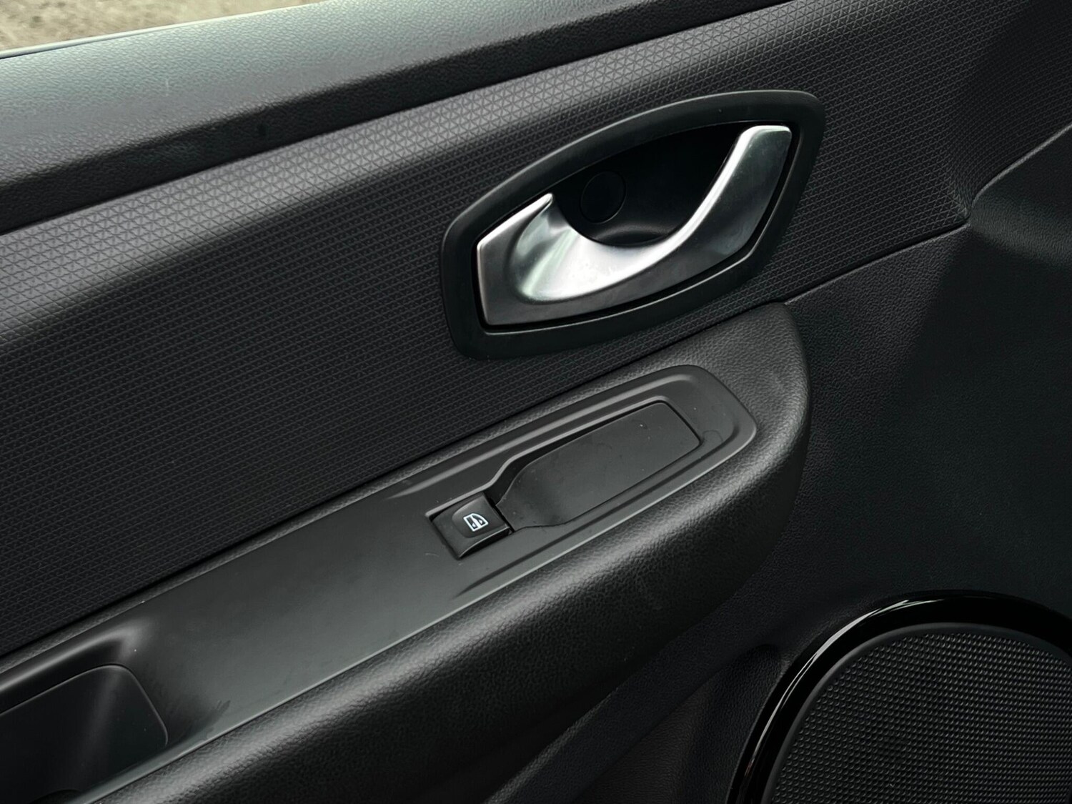 Used Renault Clio for sale - 77496724: Photo 46