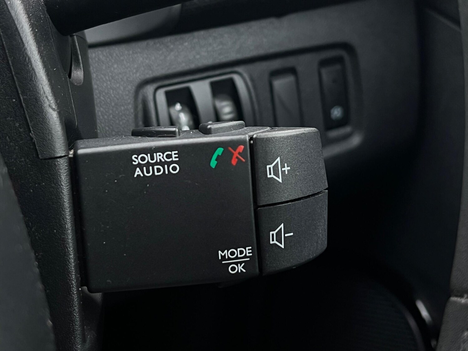 Used Renault Clio for sale - 77496724: Photo 57