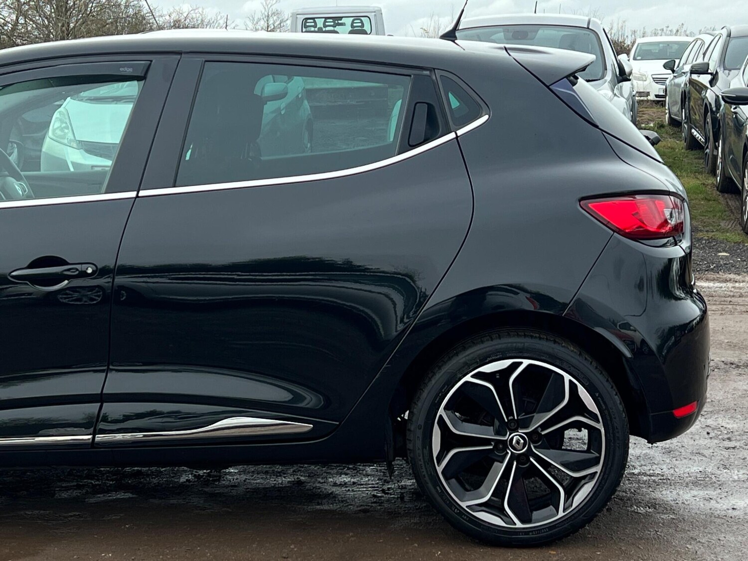 Used Renault Clio for sale - 77496724: Photo 9