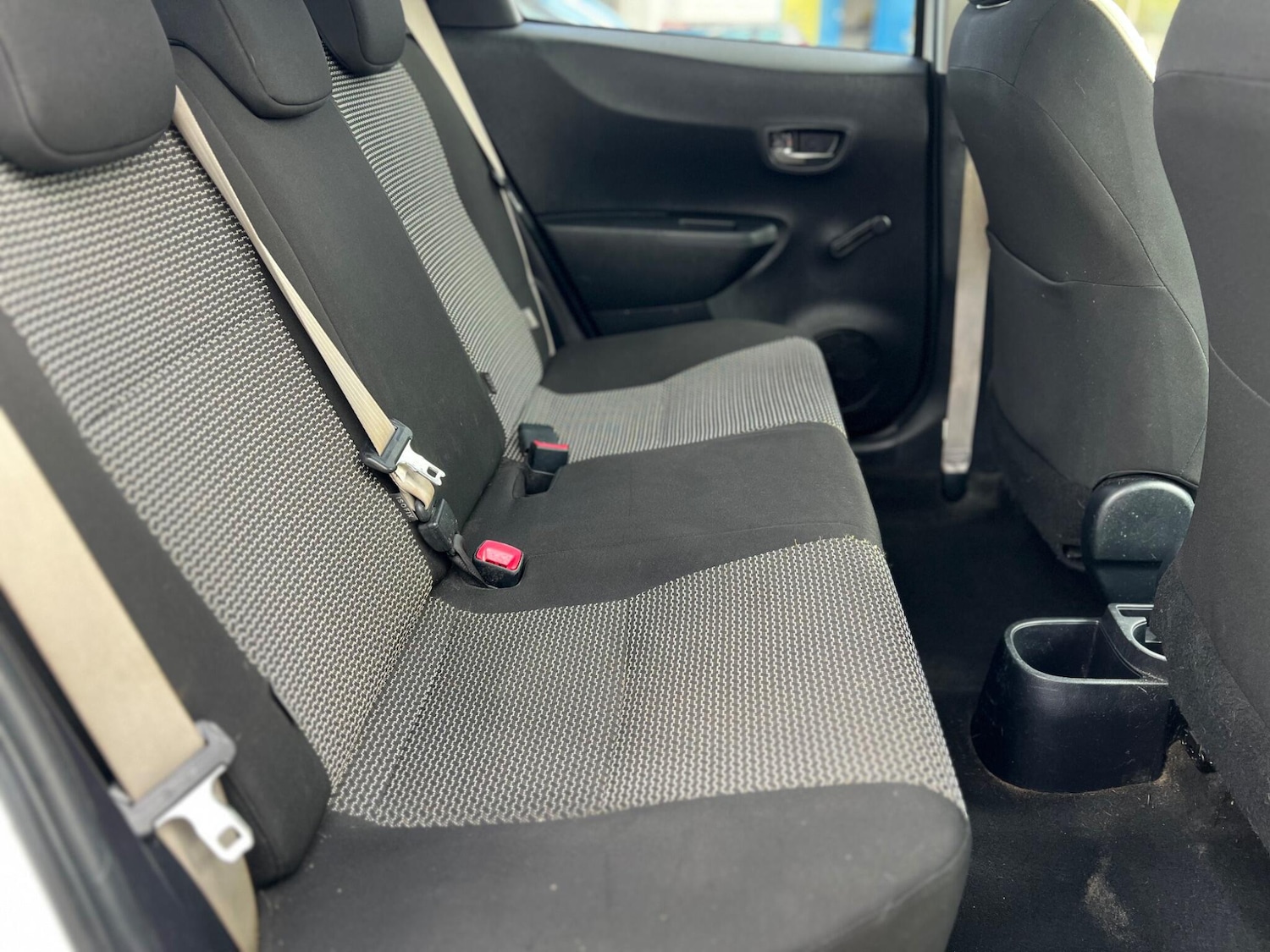 Used Toyota Yaris for sale - 78127512: Photo 34