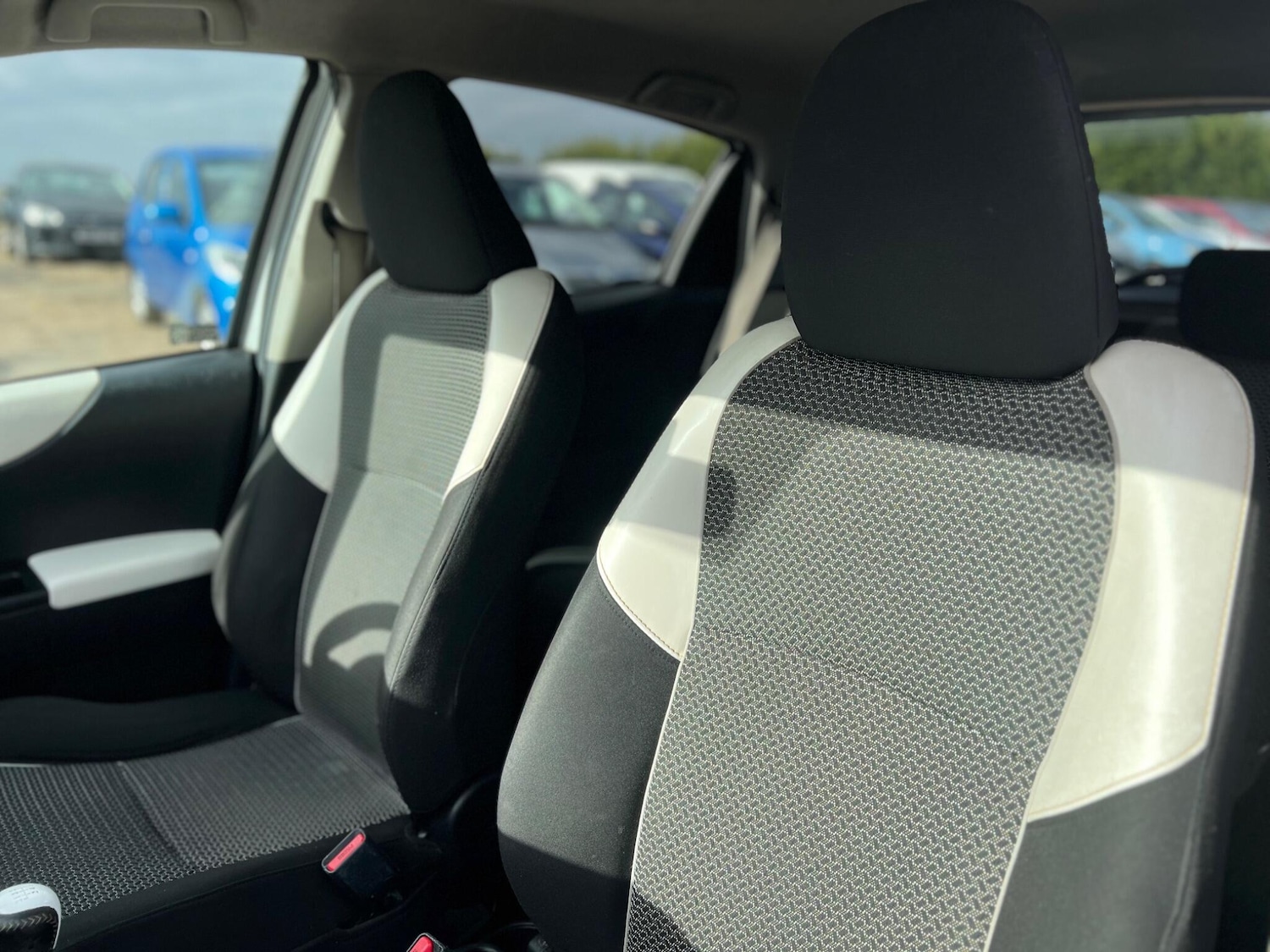 Used Toyota Yaris for sale - 78127512: Photo 44