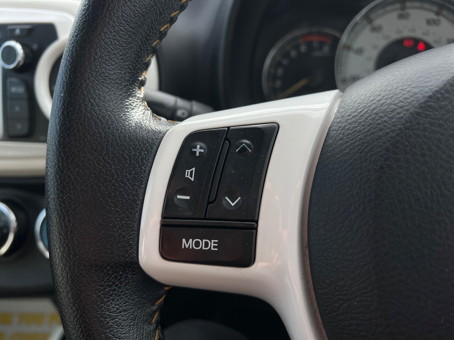 Used Toyota Yaris for sale - 78127512: Photo 49