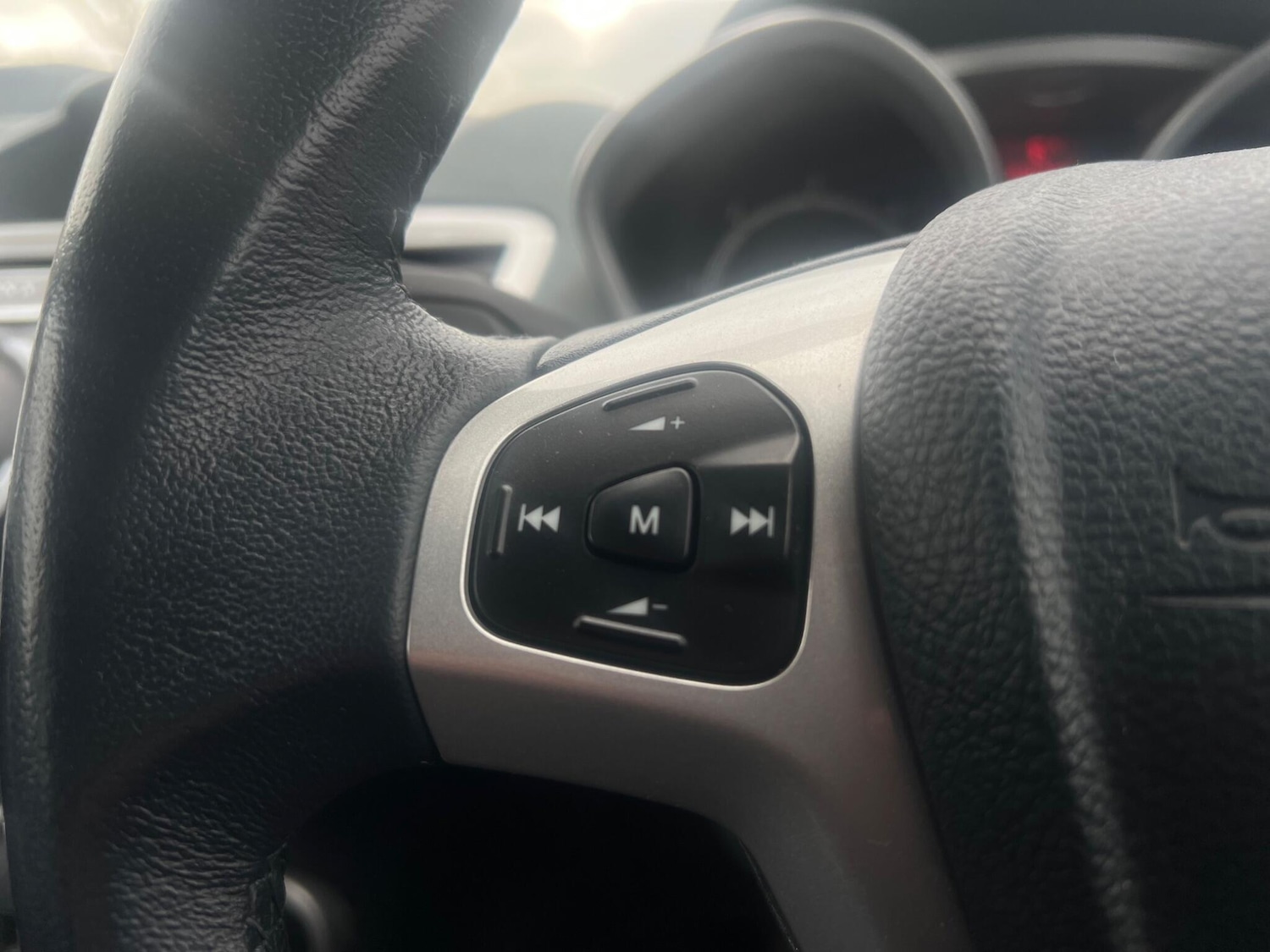 Used Ford Fiesta 2011 for sale - 78148219: Photo 41