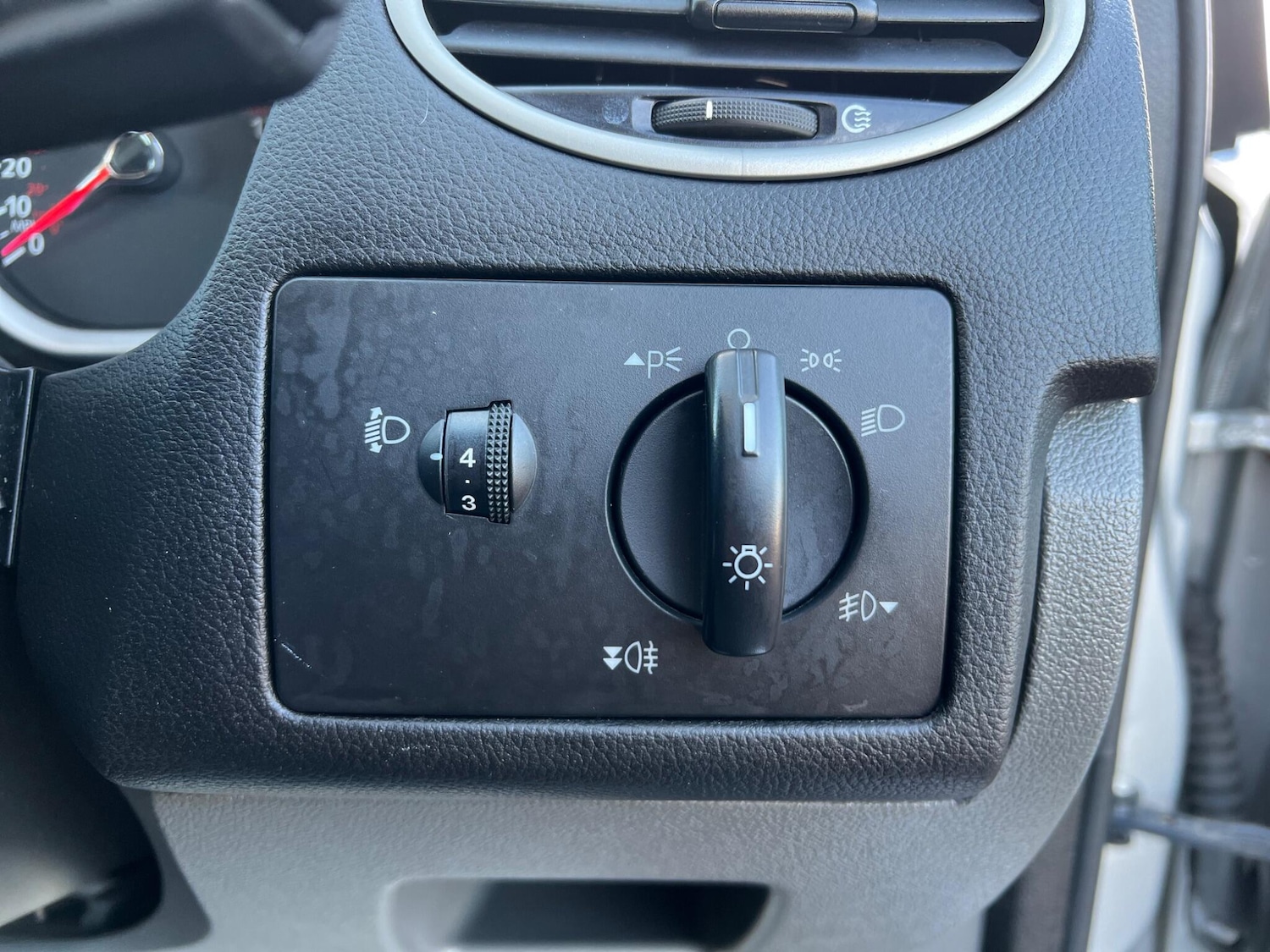 Used Ford Focus 2010 for sale - 77455086: Photo 45