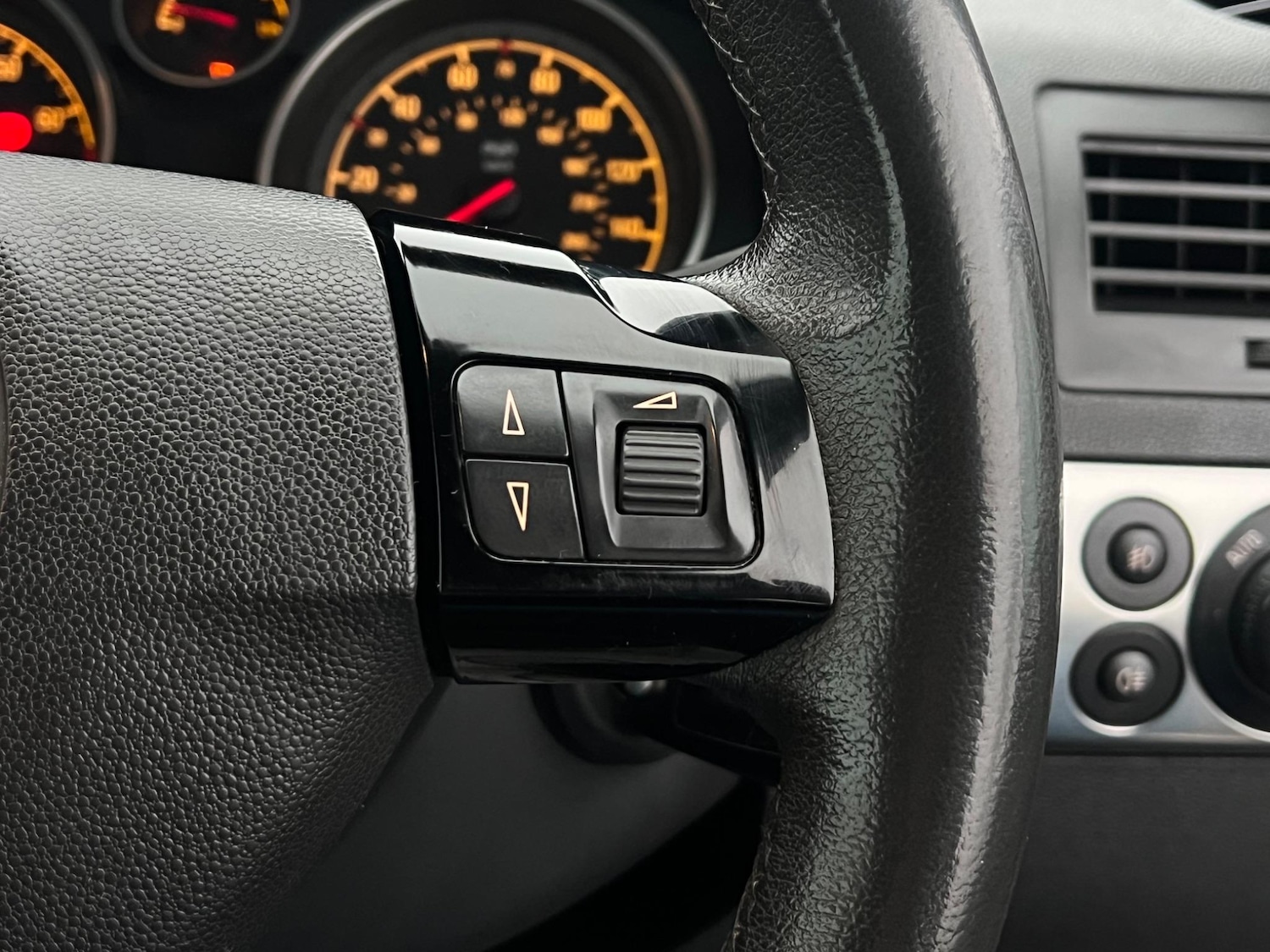 Used Vauxhall Astra 2009 for sale - 77456561: Photo 49