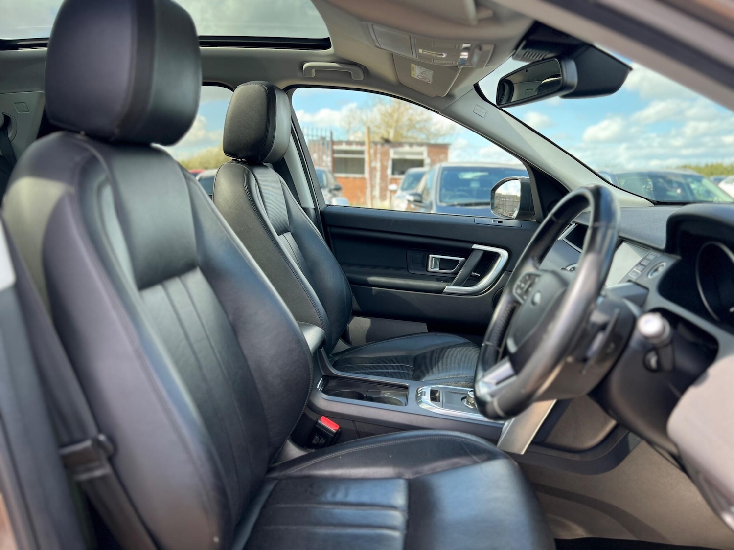 Used Land Rover Discovery Sport 2017 for sale - 78220320: Photo 36