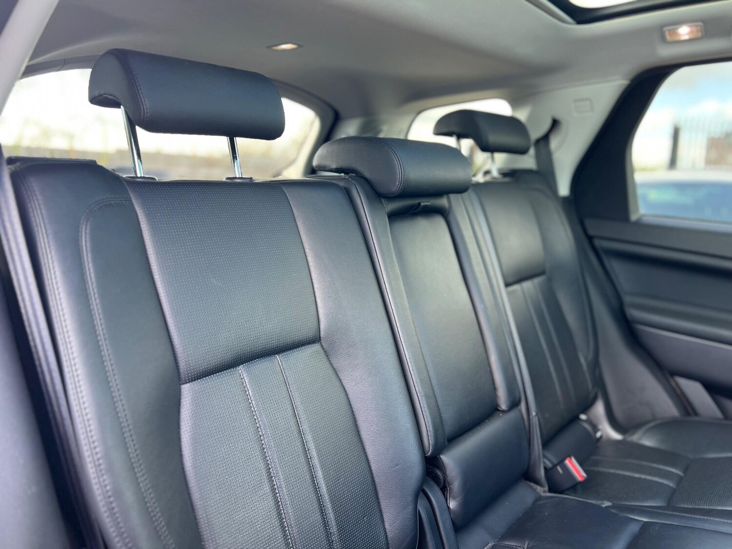 Used Land Rover Discovery Sport 2017 for sale - 78220320: Photo 41