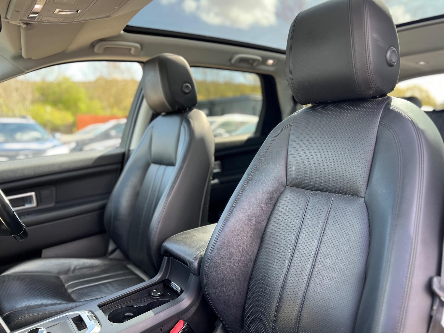 Used Land Rover Discovery Sport 2017 for sale - 78220320: Photo 57