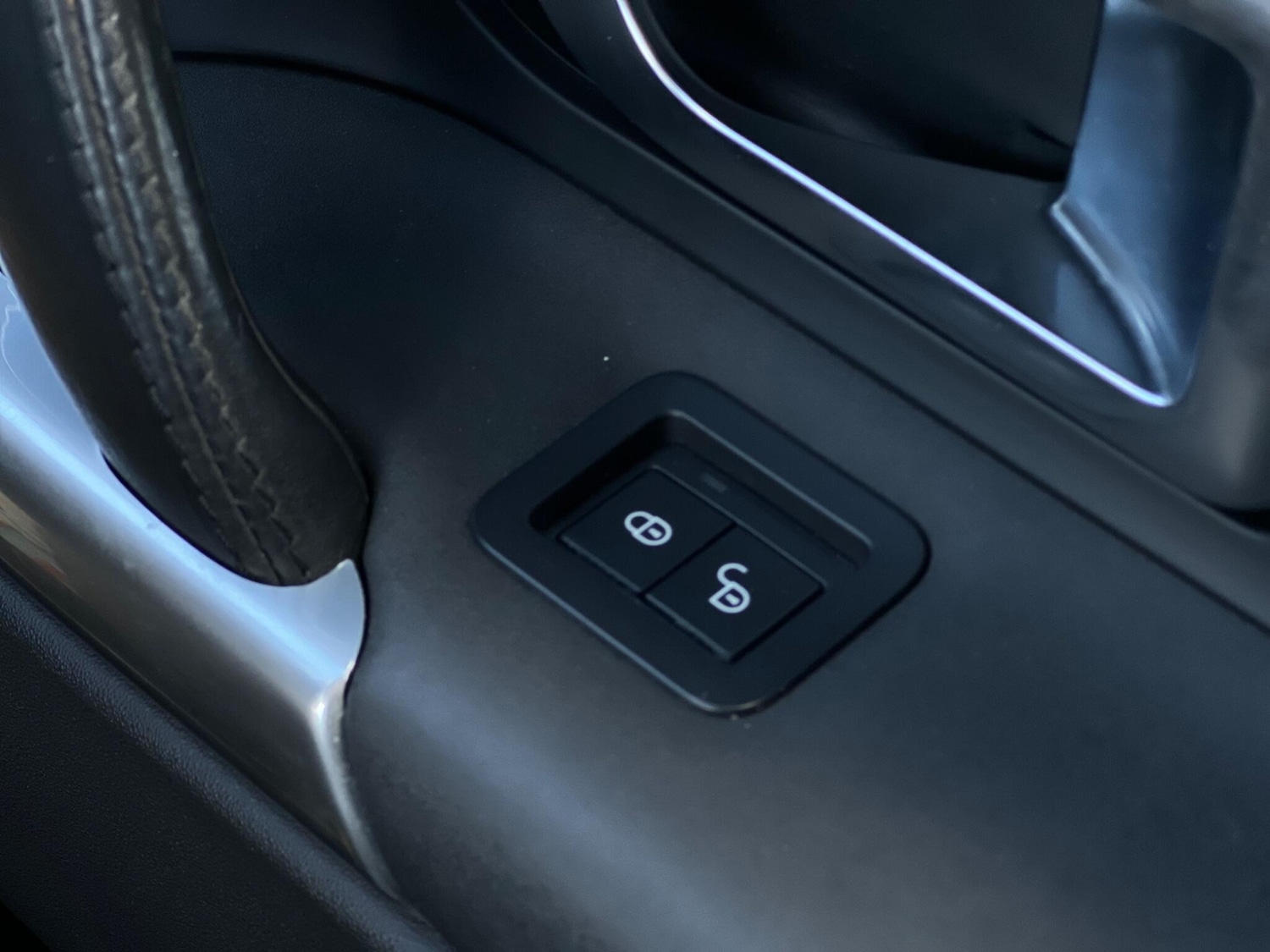 Used Land Rover Discovery Sport 2017 for sale - 78220320: Photo 74