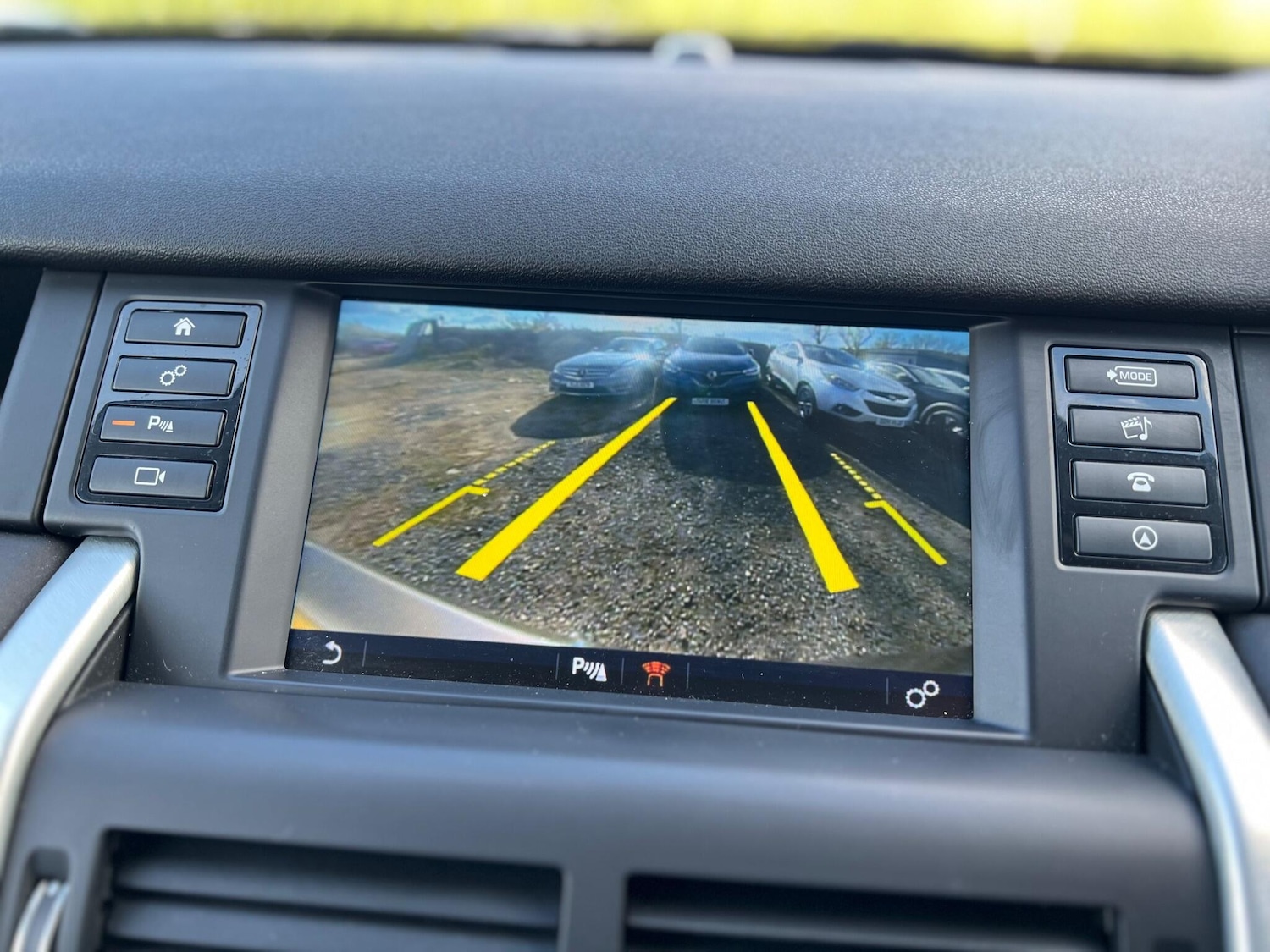 Used Land Rover Discovery Sport 2017 for sale - 78220320: Photo 82