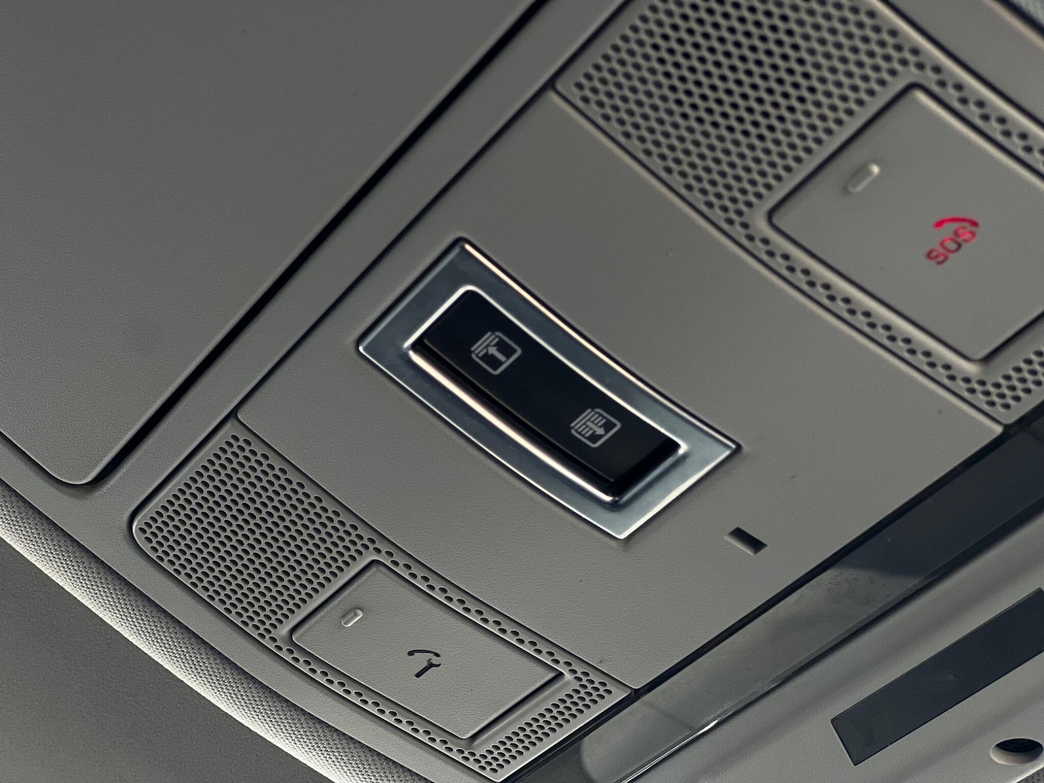 Used Land Rover Discovery Sport 2017 for sale - 78220320: Photo 85