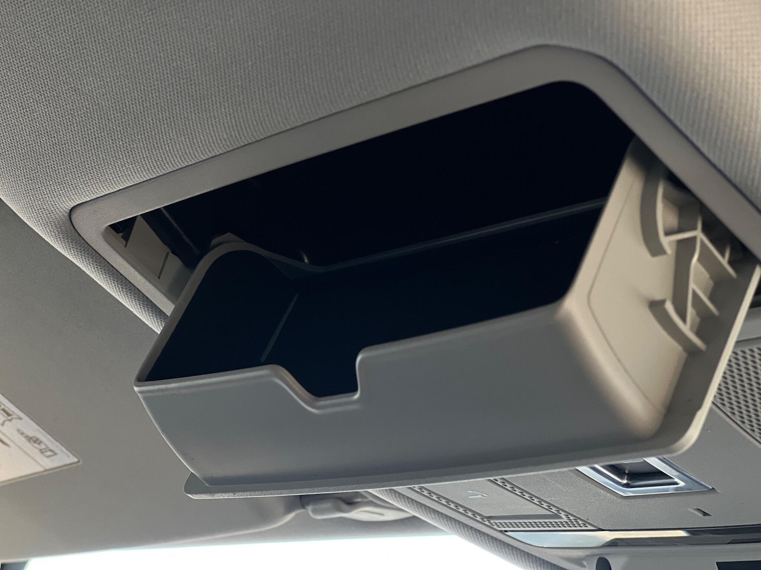 Used Land Rover Discovery Sport 2017 for sale - 78220320: Photo 86