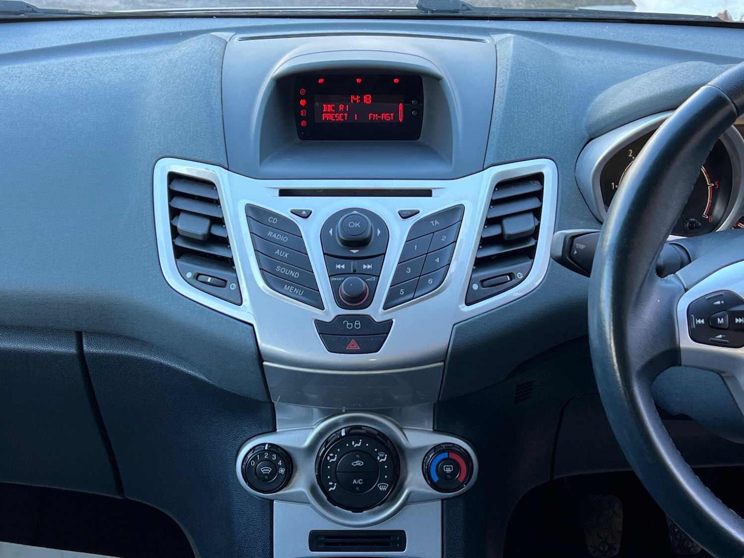 Used Ford Fiesta 2010 for sale - 77455955: Photo 49