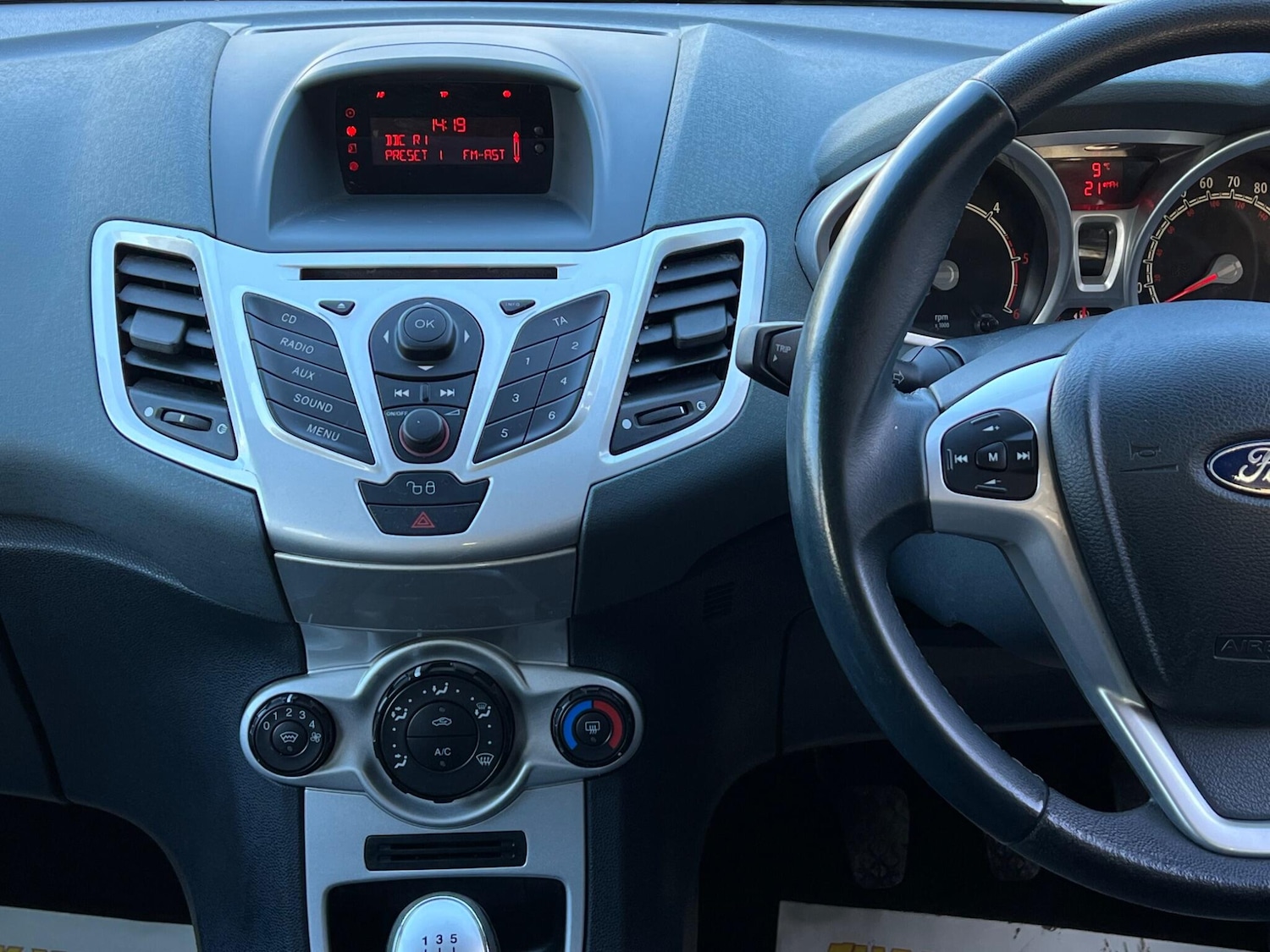 Used Ford Fiesta 2010 for sale - 77455955: Photo 50