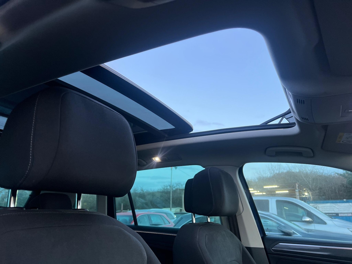 Used Volkswagen Tiguan 2018 for sale - 78063035: Photo 29