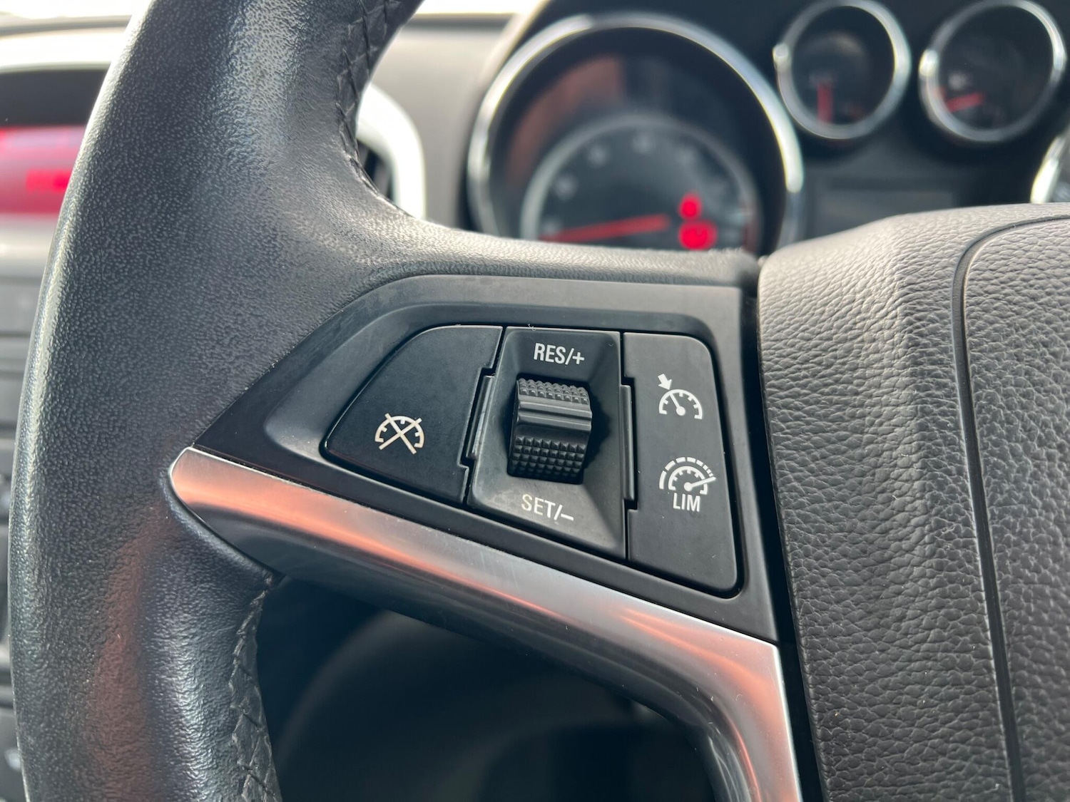 Used Vauxhall Astra 2015 for sale - 77882097: Photo 46