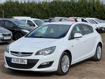 Used Vauxhall Astra 2015 for sale - 77882097: Photo