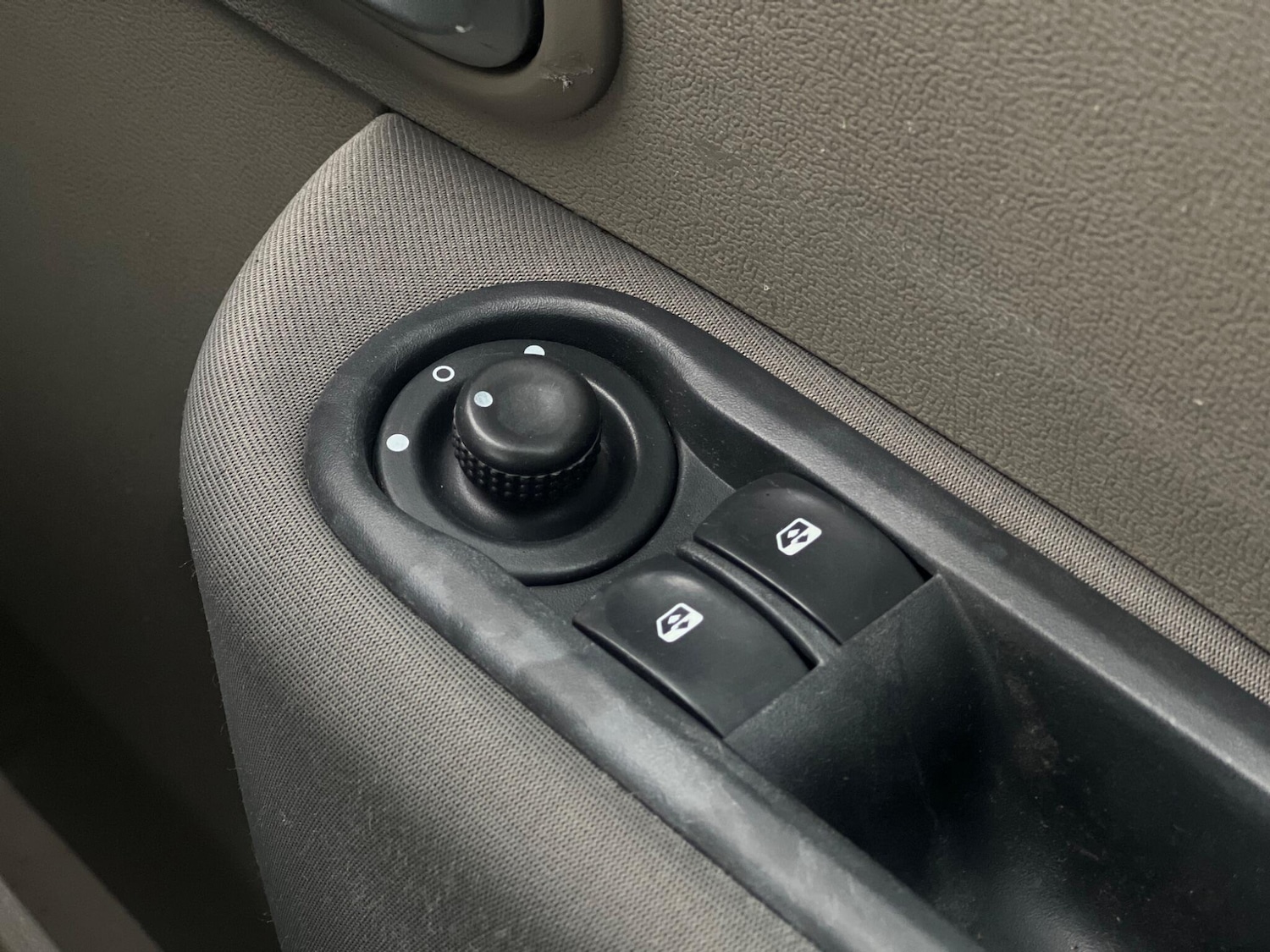 Used Renault Clio 2007 for sale - 77456483: Photo 49